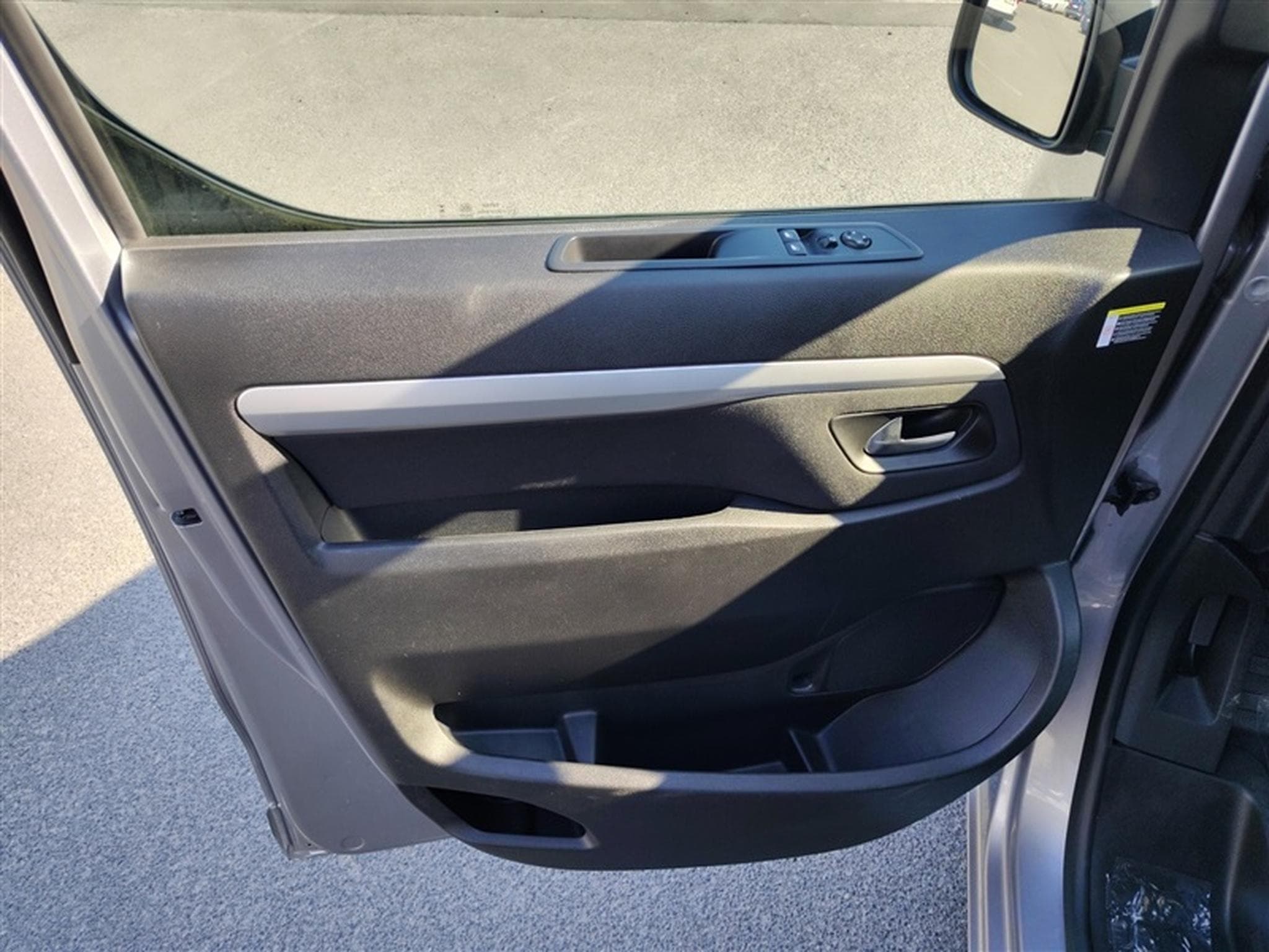 Opel Vivaro 2.0 TD L2H1 Edition AUTO/NAVI/PDC (2023) - Foto 17