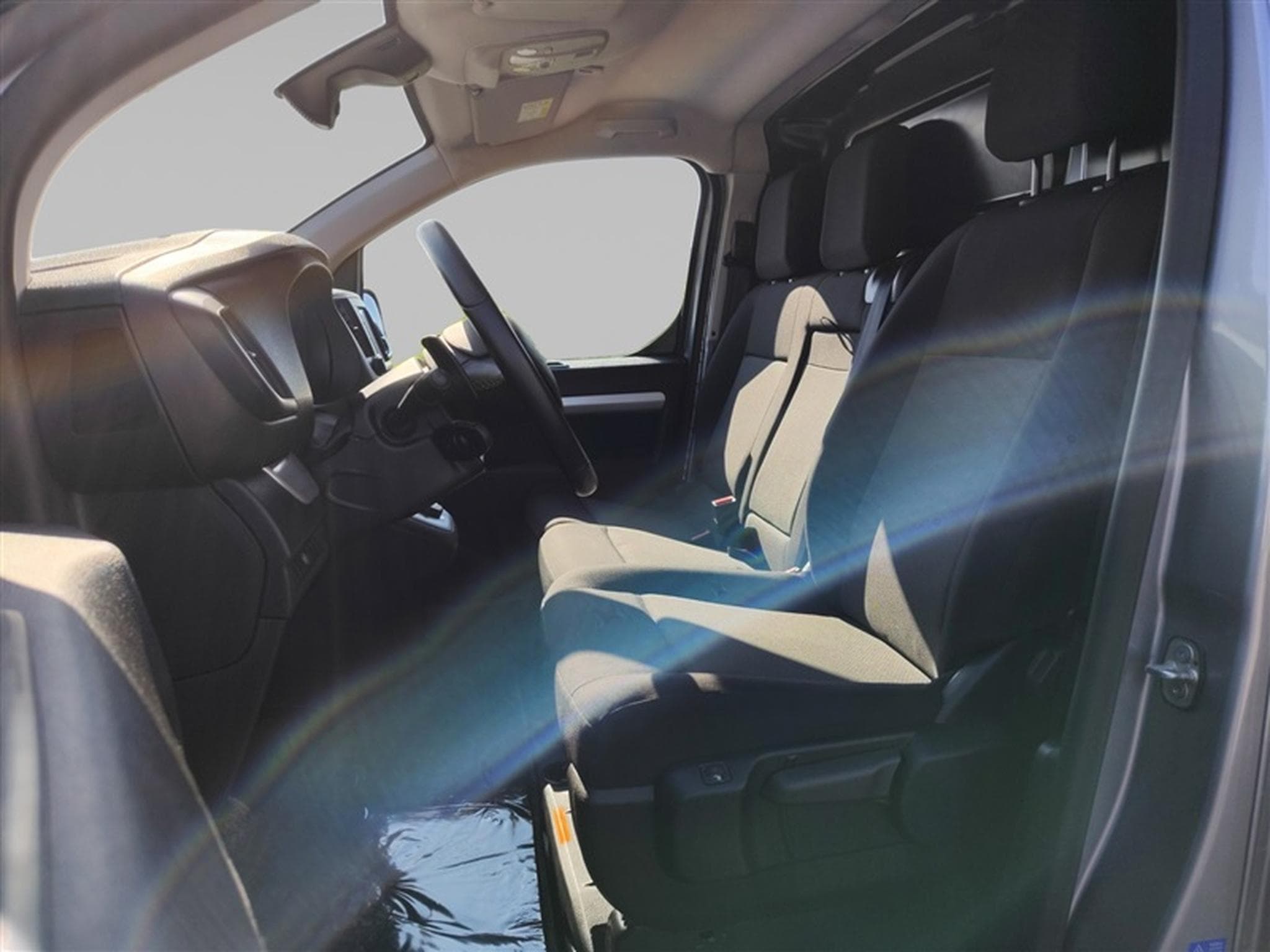 Opel Vivaro 2.0 TD L2H1 Edition AUTO/NAVI/PDC (2023) - Foto 7