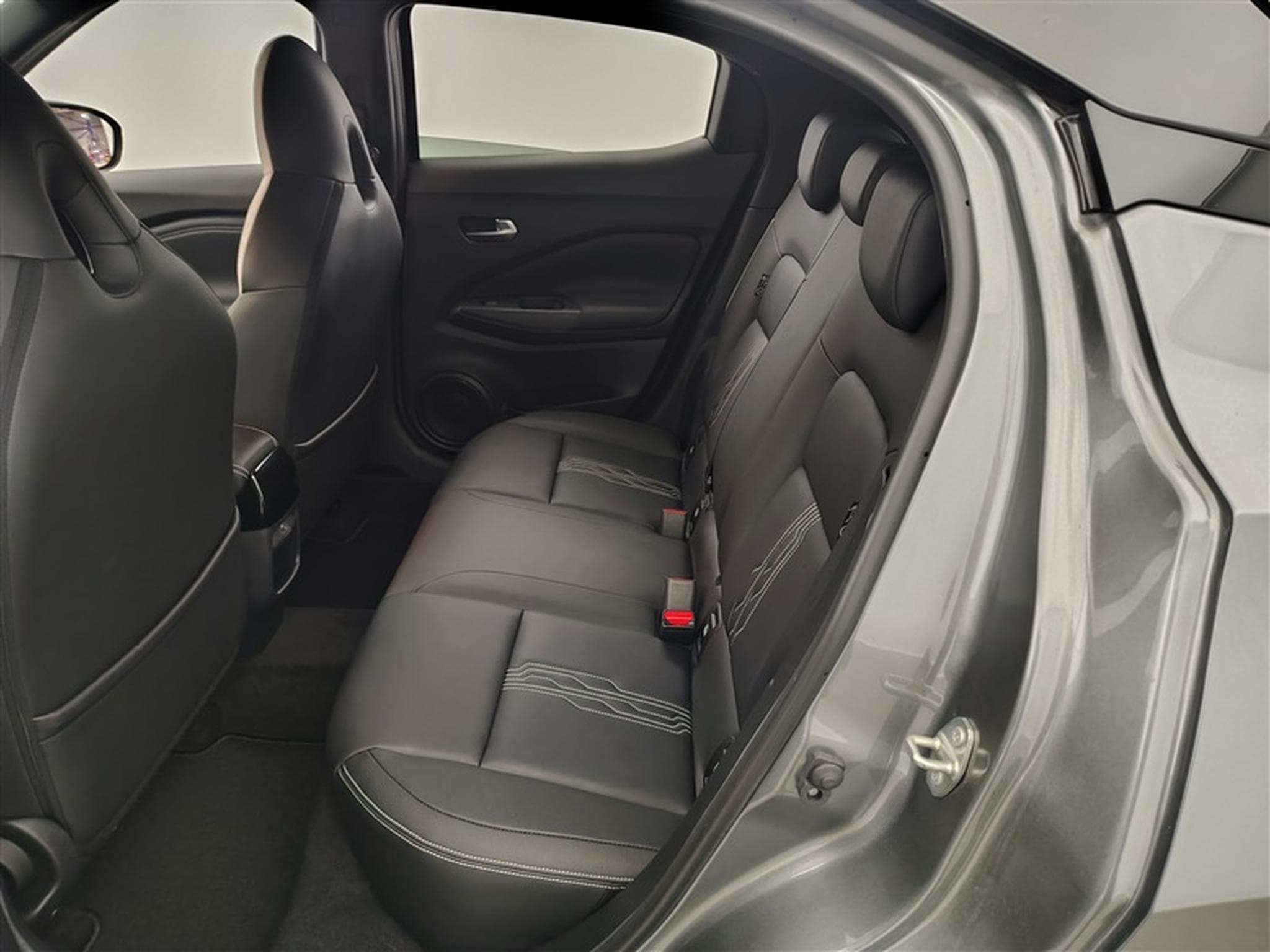 Nissan Juke 1.6 HEV  First Ed. Cuir/Navi/CarPlay/Sièges Ch./Caméra/... (2023) - Photo 13