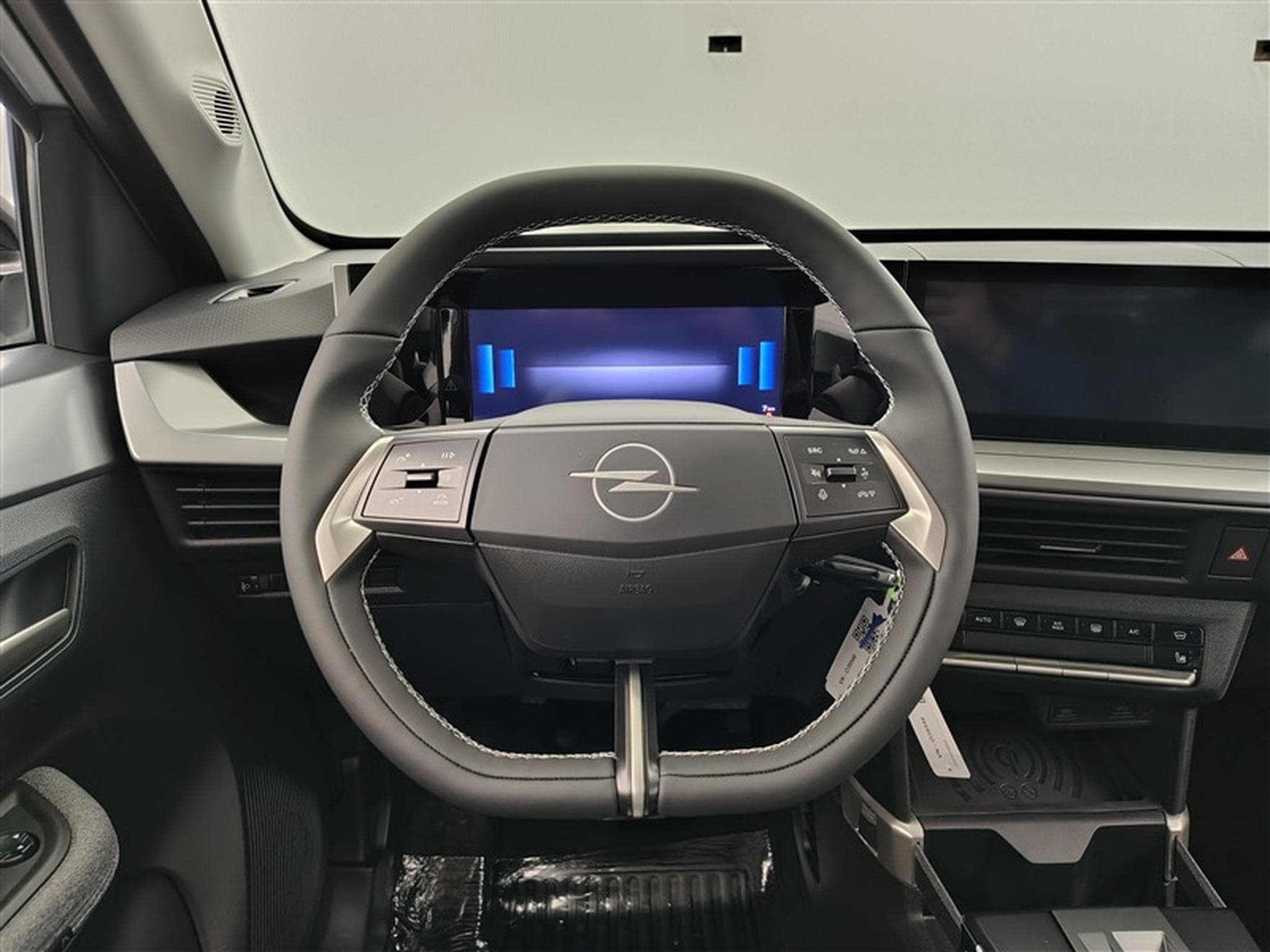 Opel Frontera 1.2 Turbo 145cv AT8 GS 7pl. NAVI / FULL LED / CAMERA / JA 17 (2026) - Photo 9