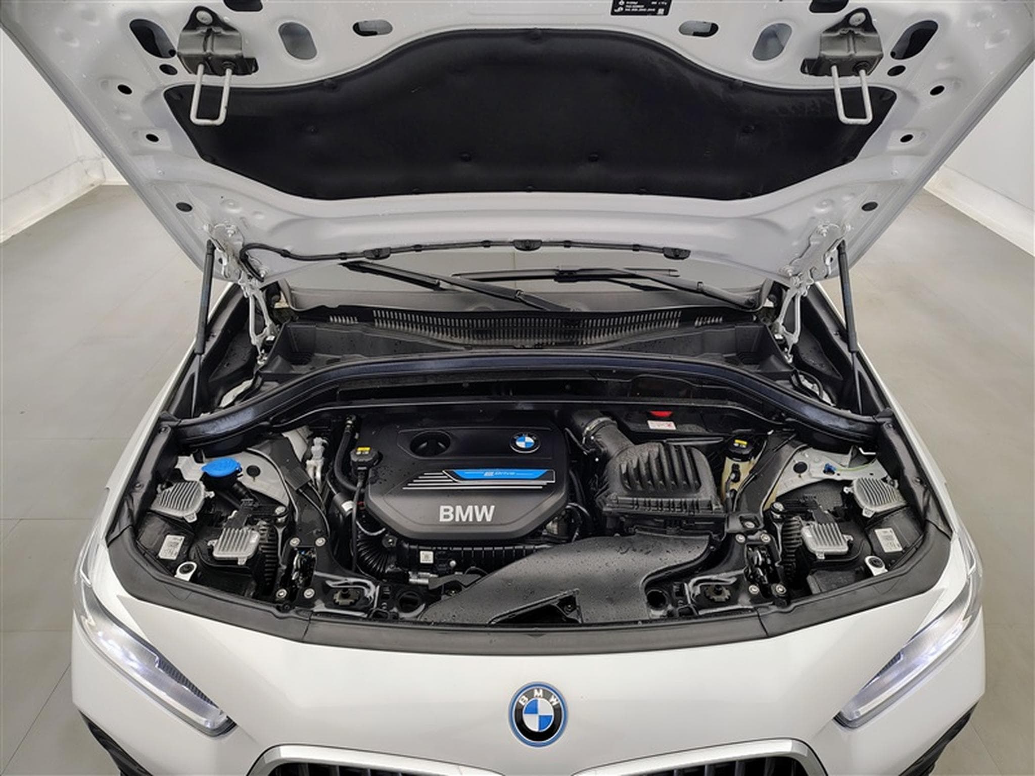BMW X2 PHEV 1.5iA xDrive25e NAVI / FULL LED / PDC AV-AR (2022) - Photo 20
