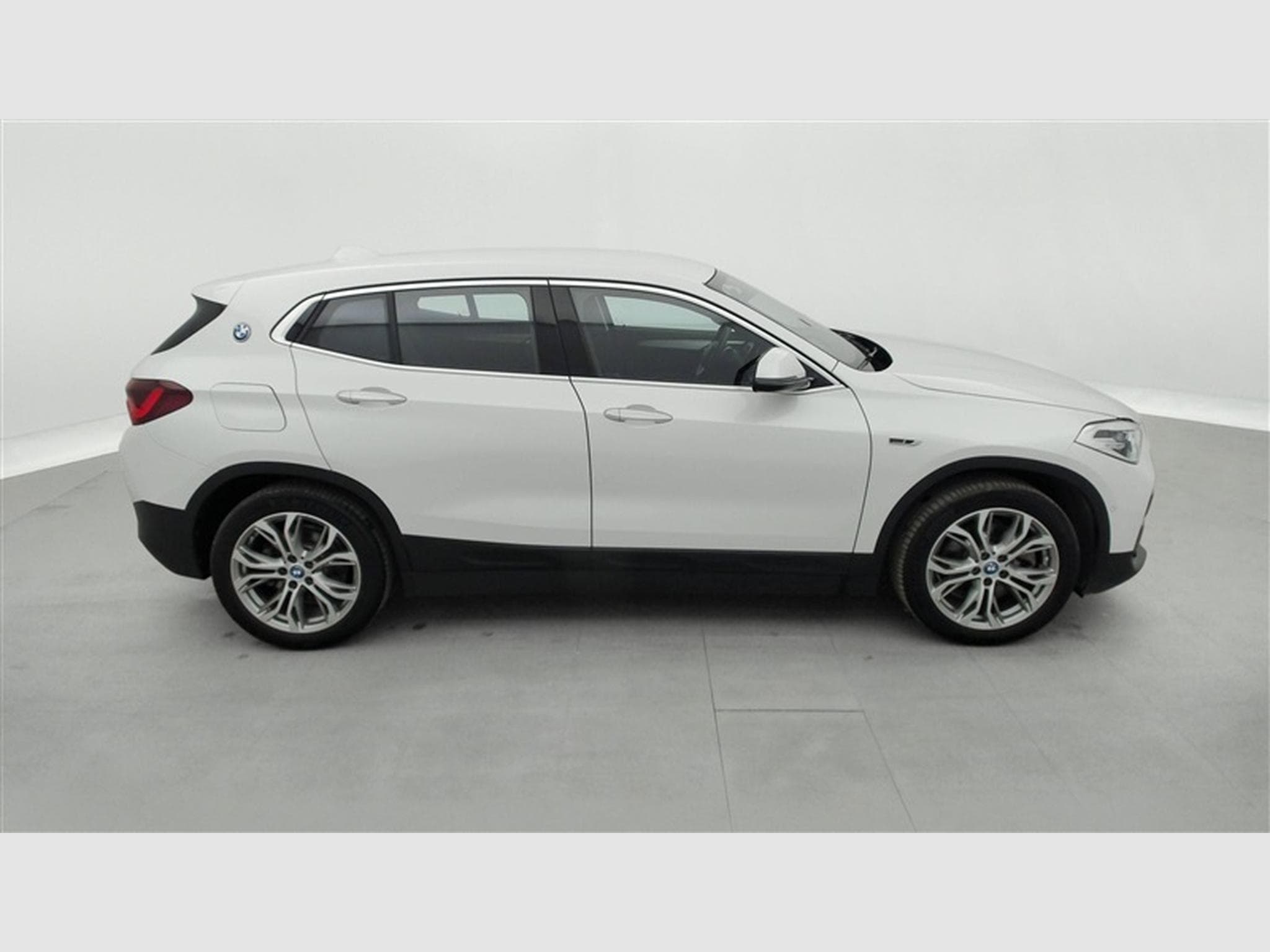 BMW X2 PHEV 1.5iA xDrive25e NAVI / FULL LED / PDC AV-AR (2022) - Photo 24