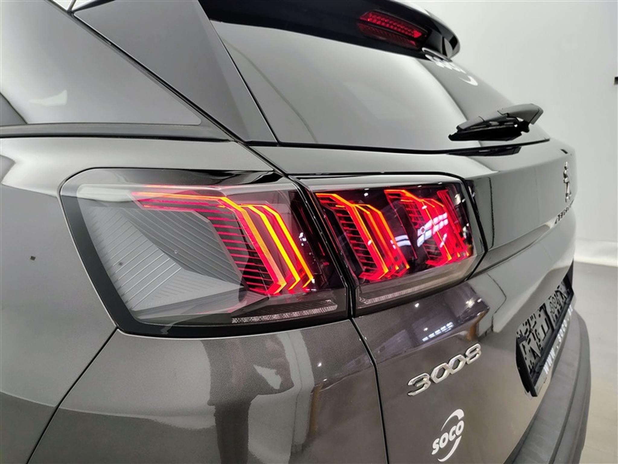 Peugeot 3008 1.2 PureTech 130Cv EAT8 Style NAVI / CARPLAY / CAMERA (2022) - Photo 16