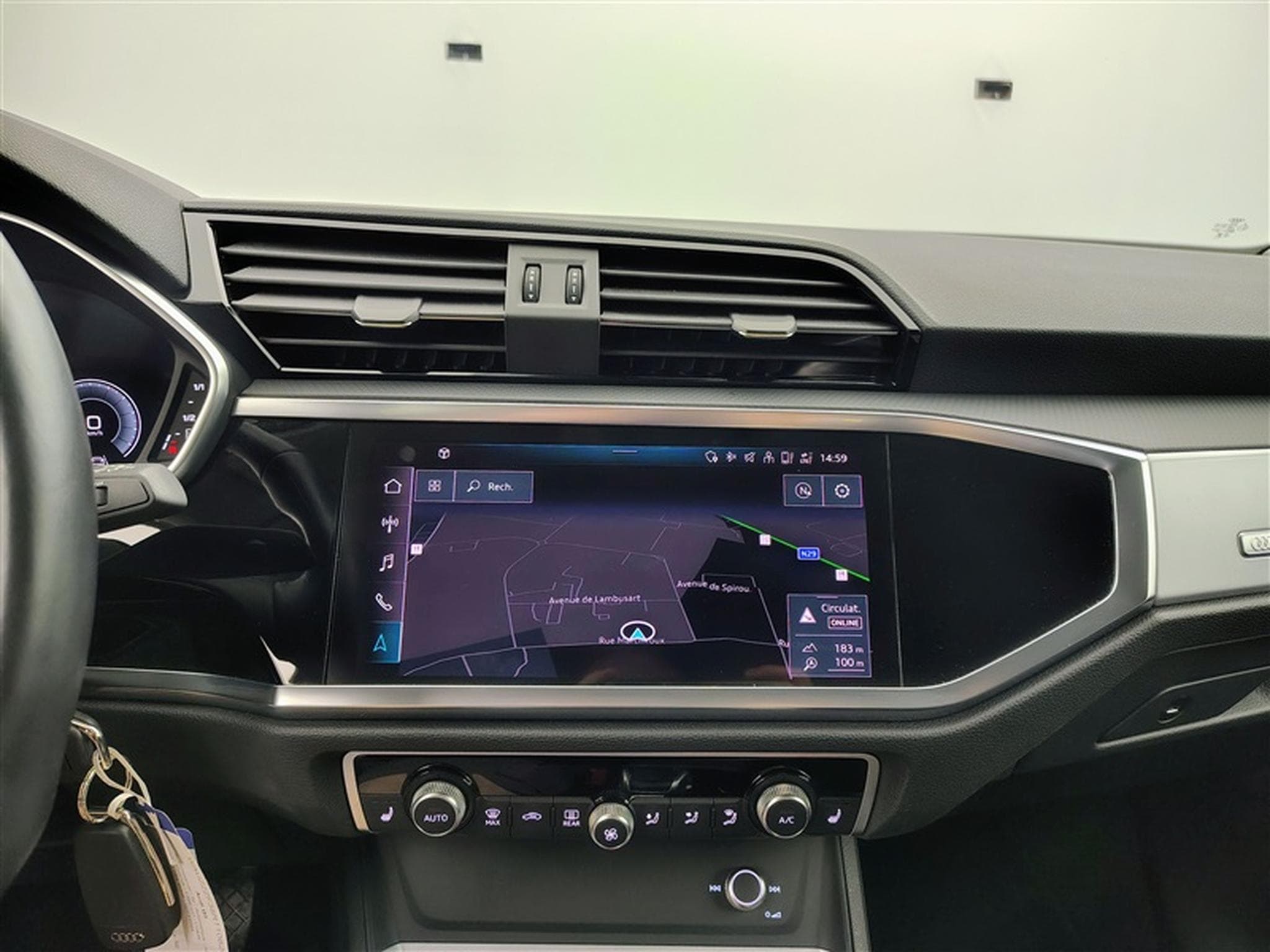 Audi Q3 35 TFSI S line (2024) - Photo 11