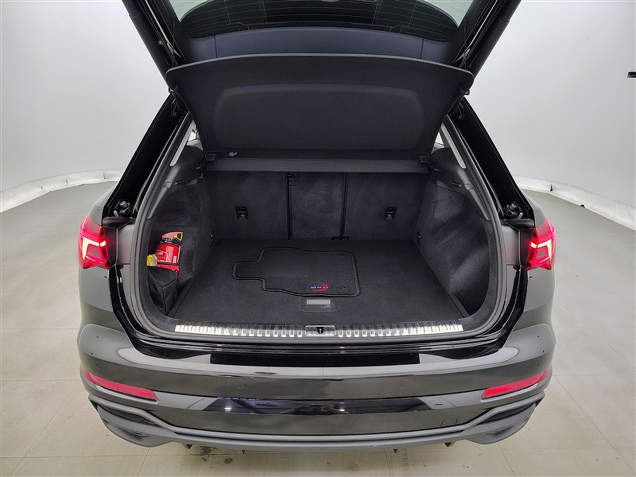 Audi Q3 35 TFSI S line (2024) - Photo 14