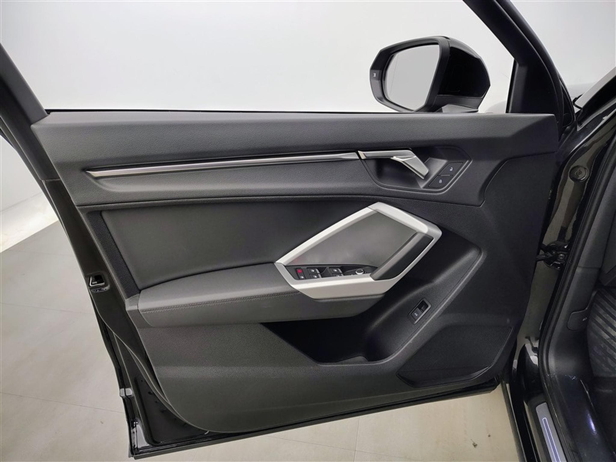 Audi Q3 35 TFSI S line (2024) - Photo 17