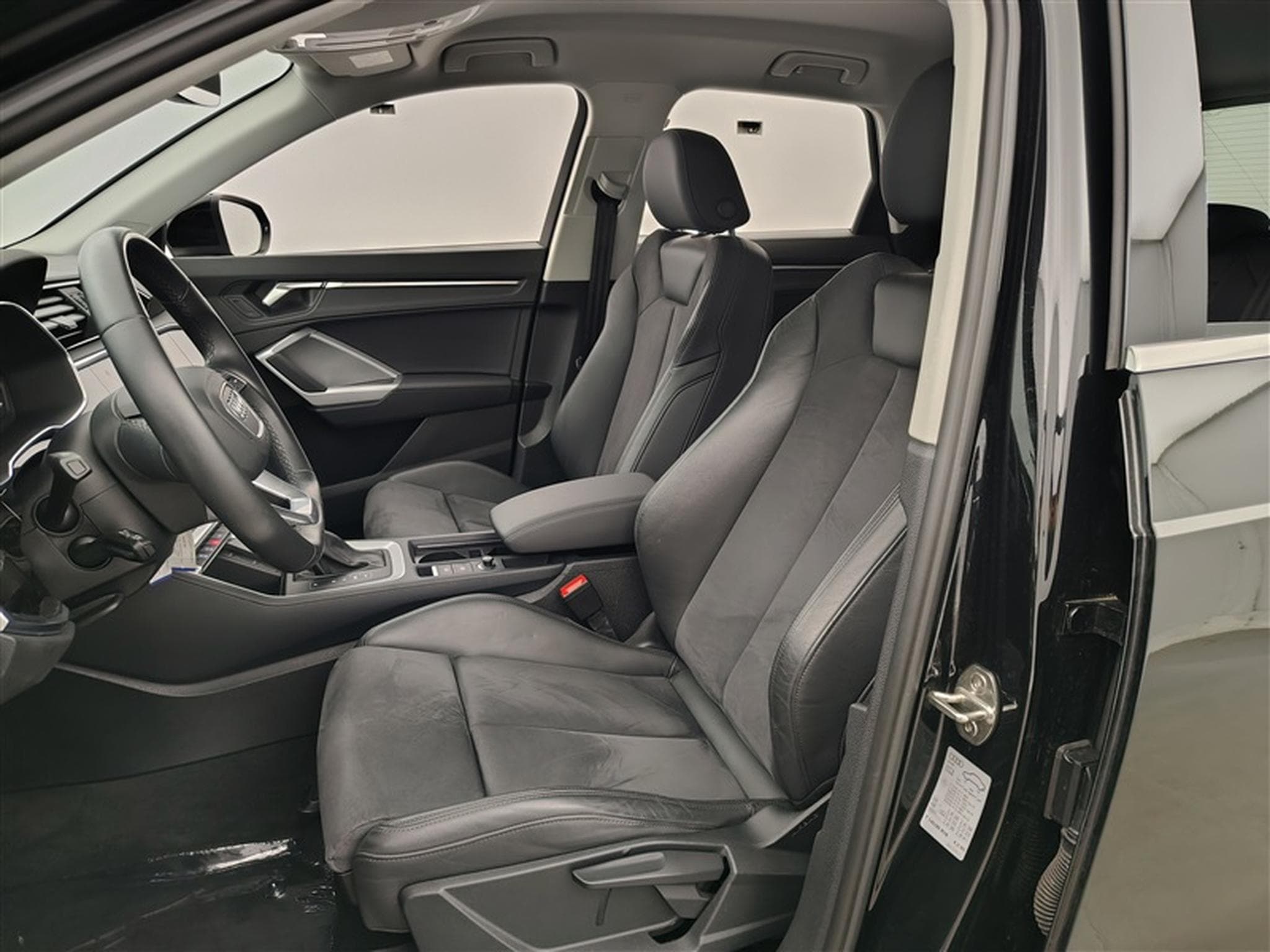 Audi Q3 35 TFSI S line (2024) - Photo 7