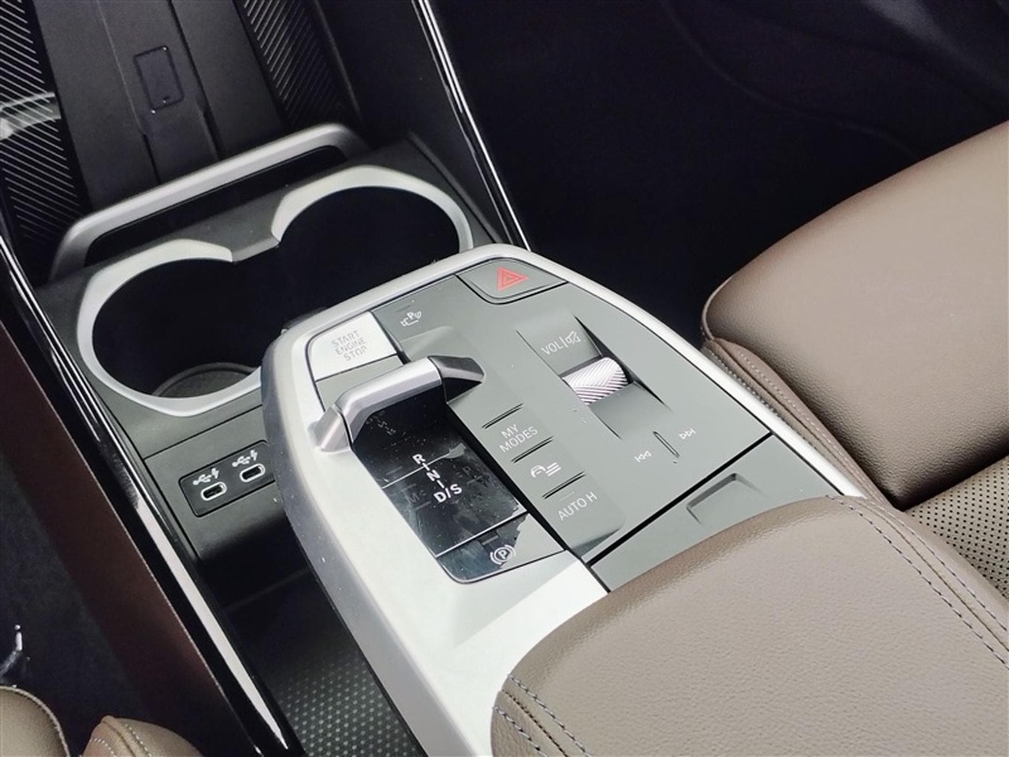 BMW X1 2.0 dA PACK M **AUTO/NAVI/FULL LED/CAMERA** (2023) - Photo 12