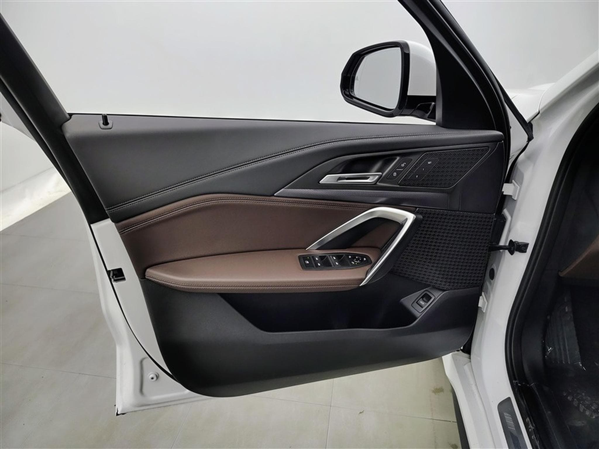 BMW X1 2.0 dA PACK M **AUTO/NAVI/FULL LED/CAMERA** (2023) - Photo 17