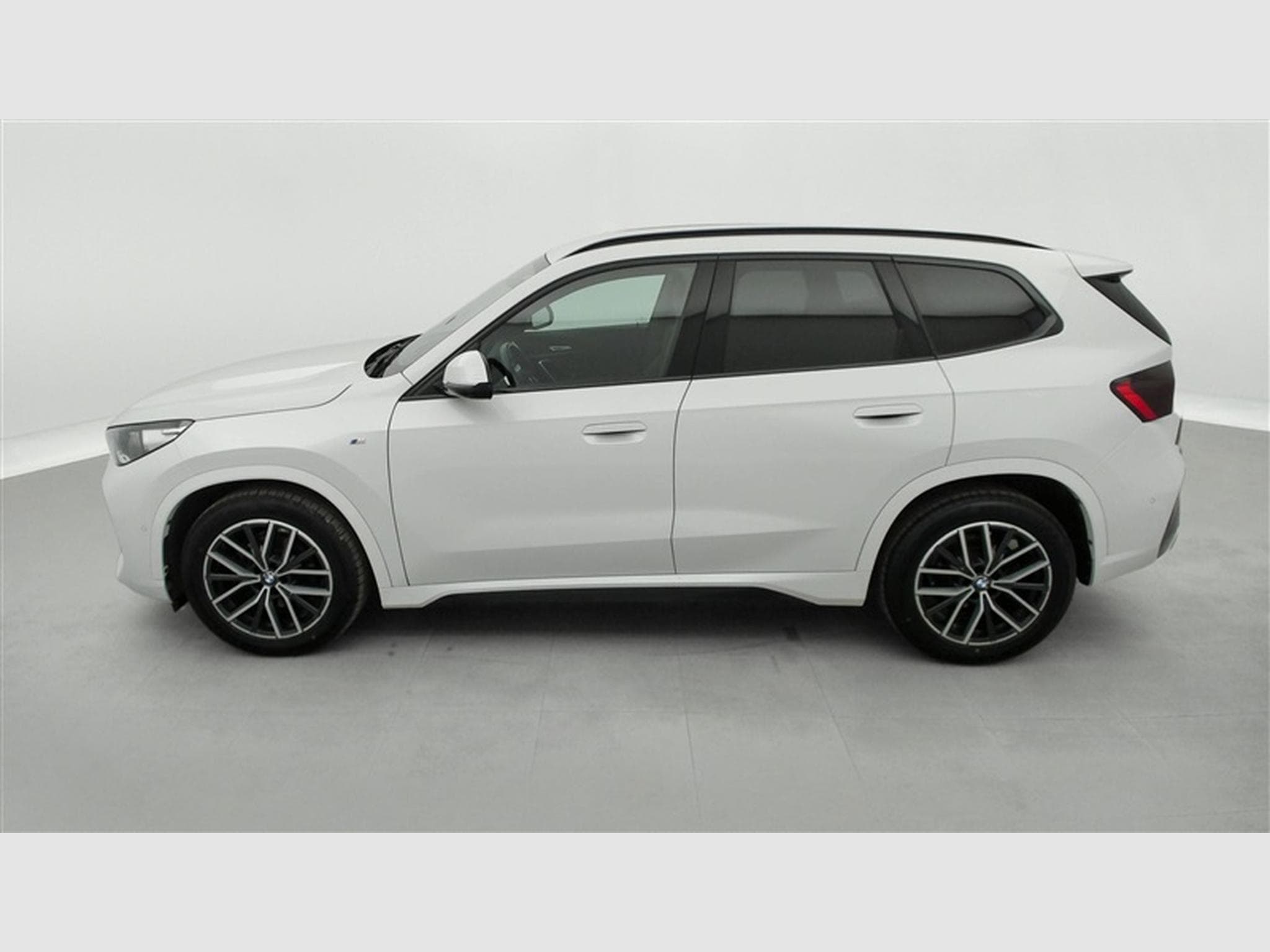 BMW X1 2.0 dA PACK M **AUTO/NAVI/FULL LED/CAMERA** (2023) - Photo 3