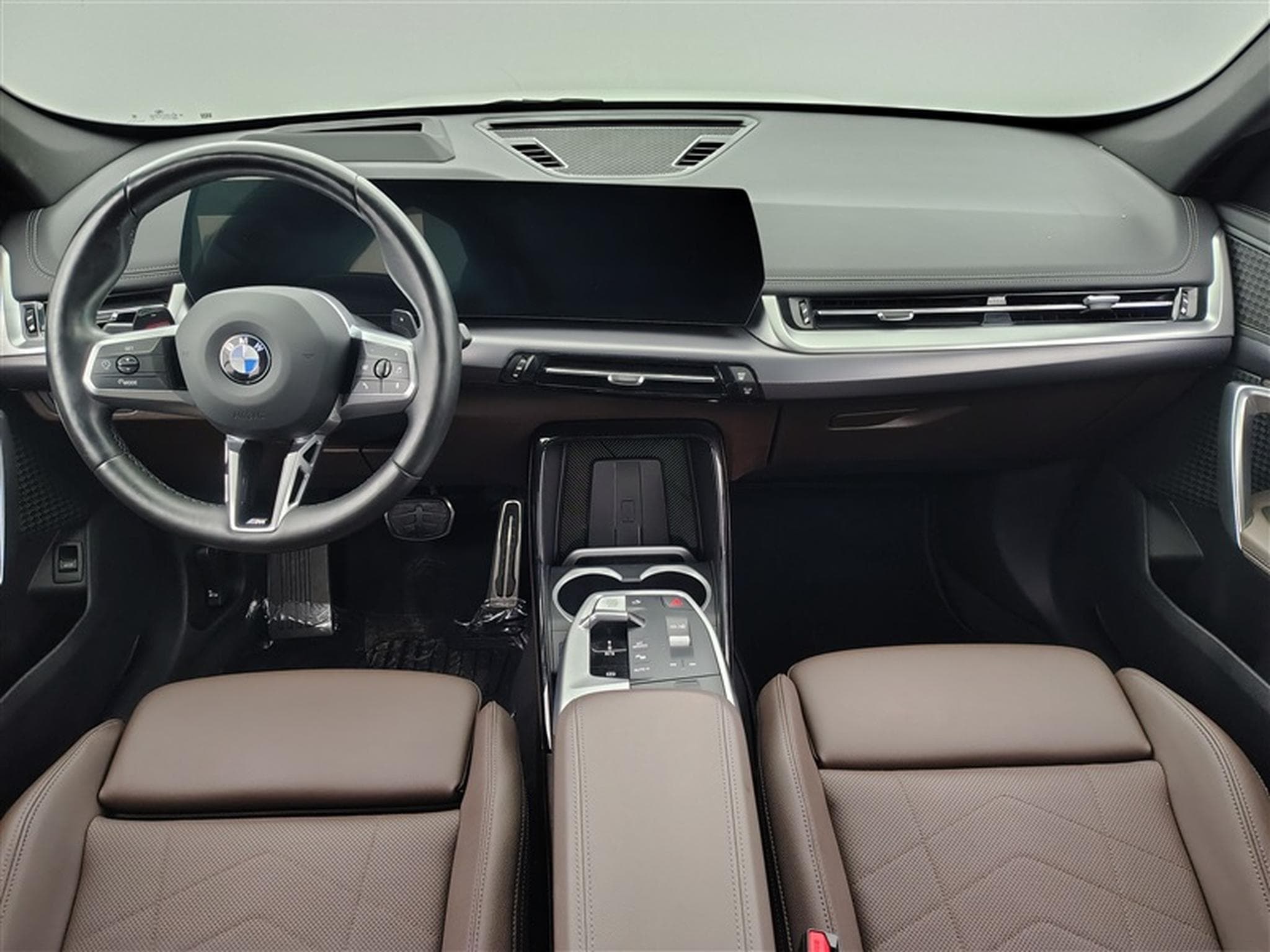 BMW X1 2.0 dA PACK M **AUTO/NAVI/FULL LED/CAMERA** (2023) - Photo 8