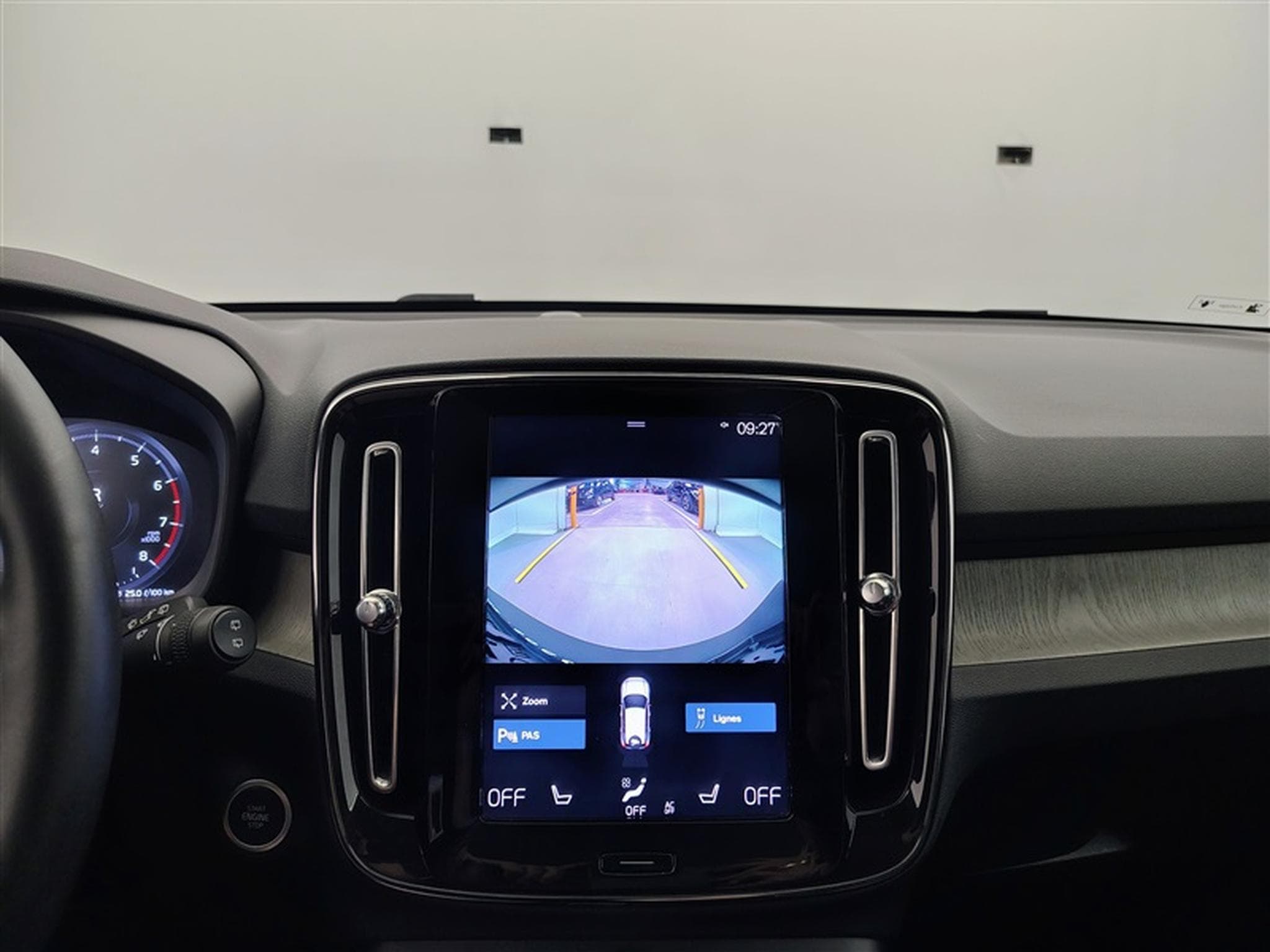 Volvo XC40 1.5 T3 Inscription Geartronic CUIR/NAVI/TO PANO/FULL LED (2022) - Photo 18