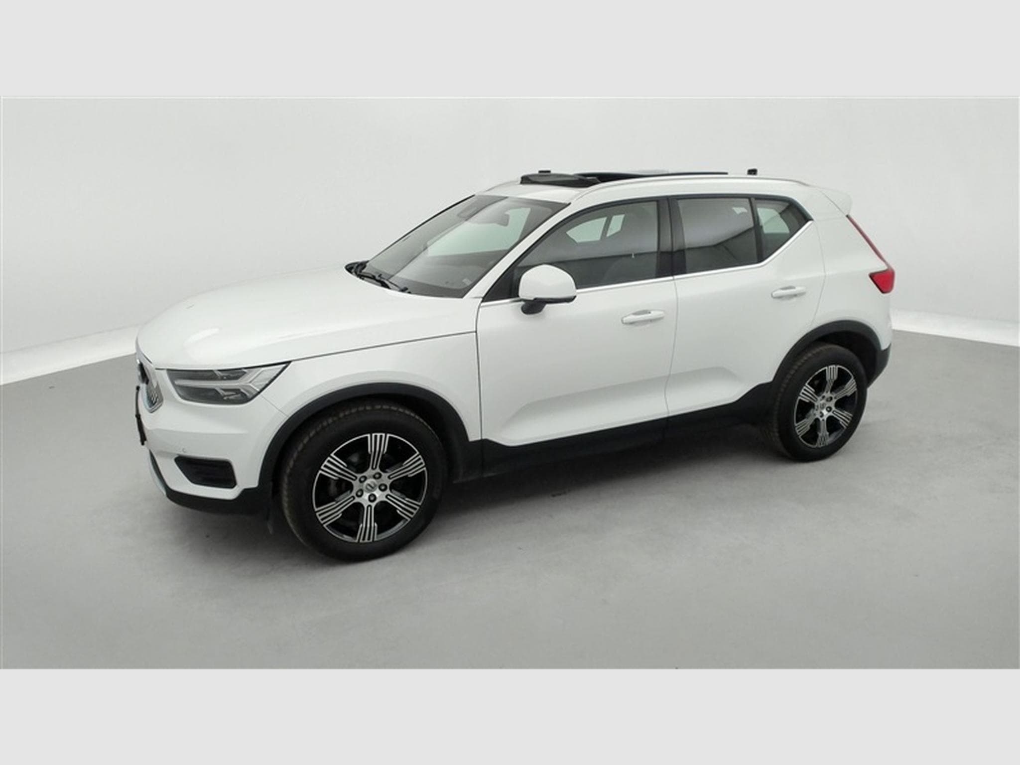 Volvo XC40 1.5 T3 Inscription Geartronic CUIR/NAVI/TO PANO/FULL LED (2022) - Photo 23