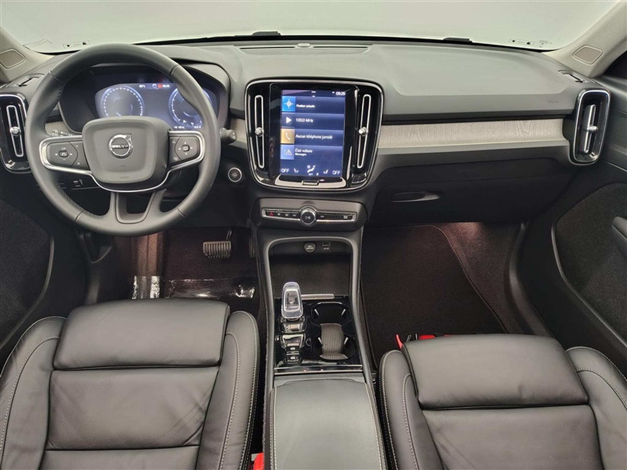 Volvo XC40 1.5 T3 Inscription Geartronic CUIR/NAVI/TO PANO/FULL LED (2022) - Photo 8