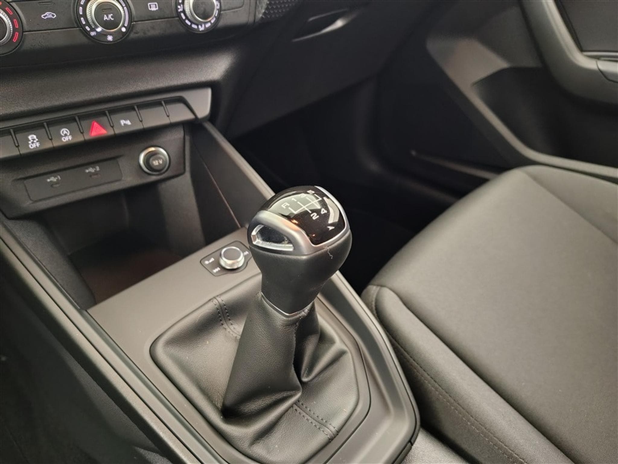 Audi A1 25 TFSI Advanced (2023) - Photo 12