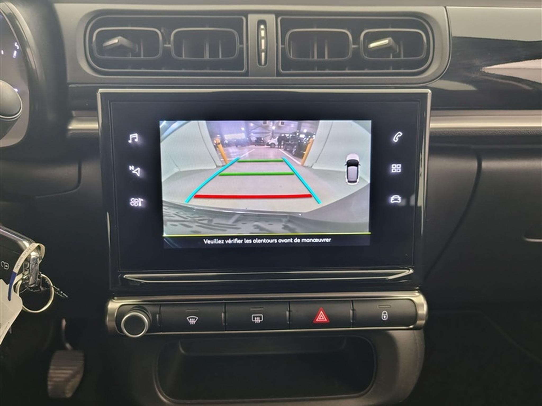 Citroen C3 1.2i PureTech 82Cv Shine NAVI / CARPLAY / CAMERA (2022) - Photo 18
