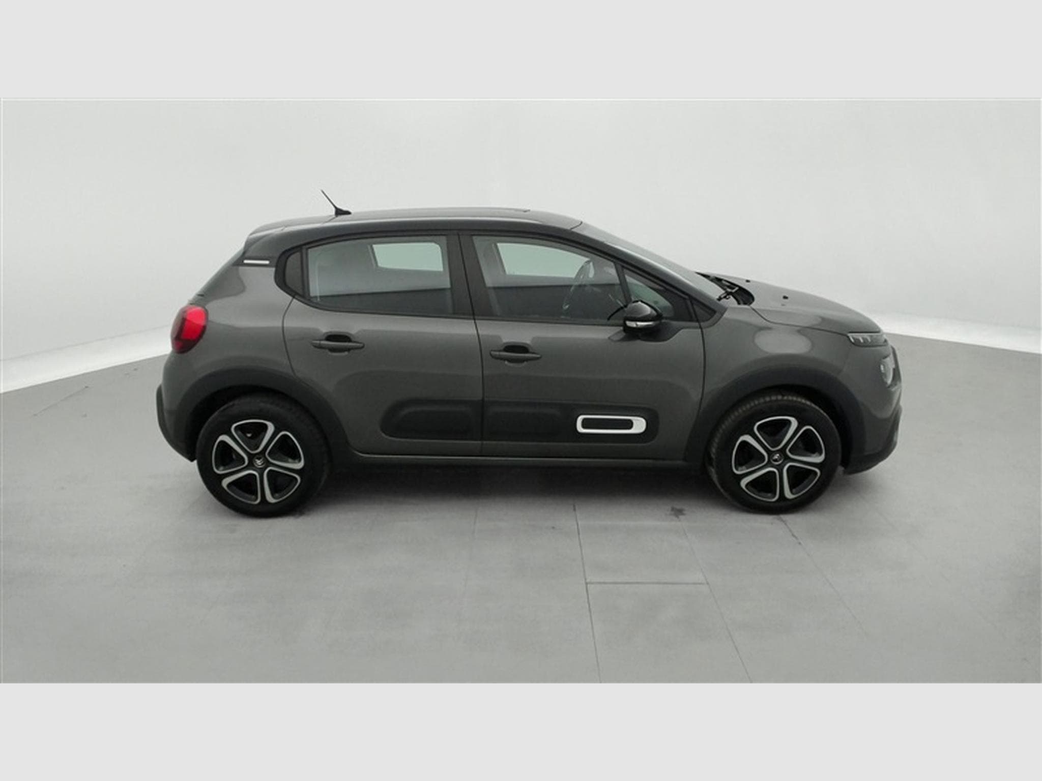 Citroen C3 1.2i PureTech 82Cv Shine NAVI / CARPLAY / CAMERA (2022) - Photo 24