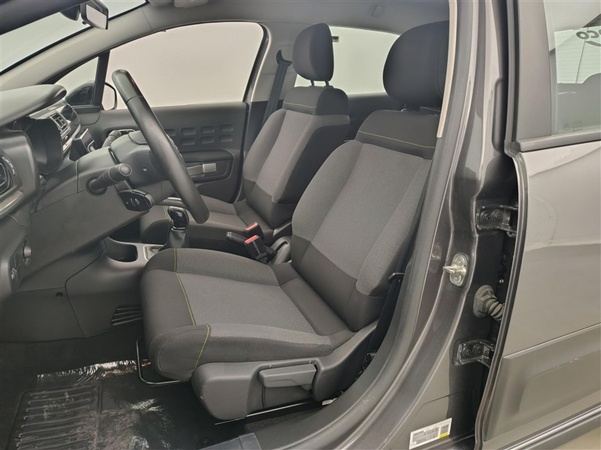 Citroen C3 1.2i PureTech 82Cv Shine NAVI / CARPLAY / CAMERA (2022) - Photo 7