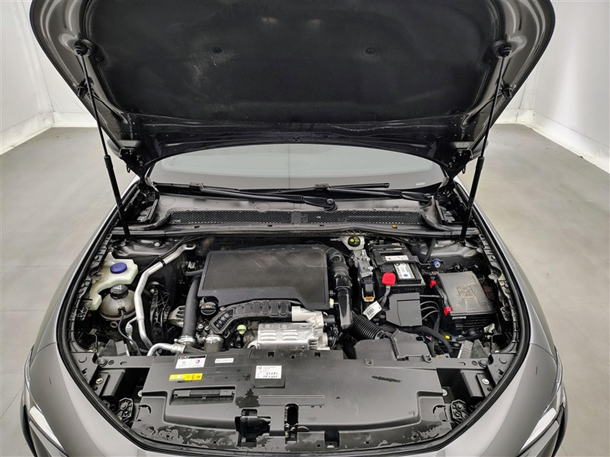 Peugeot 508 1.2 PureTech GT AUTO/S-CUIR/NAVI/FULL LED/JA18 (2022) - Photo 20