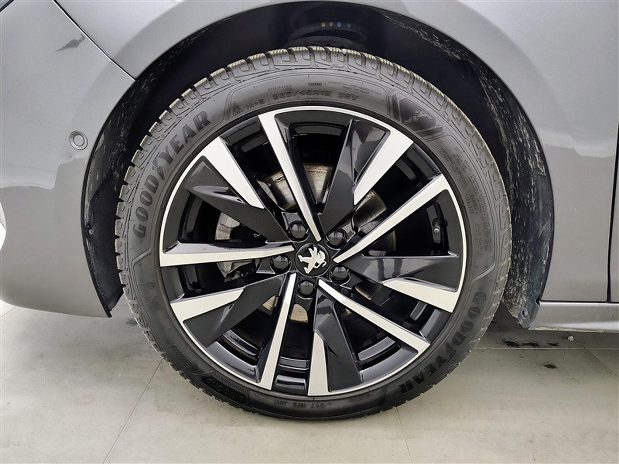 Peugeot 508 1.2 PureTech GT AUTO/S-CUIR/NAVI/FULL LED/JA18 (2022) - Photo 6