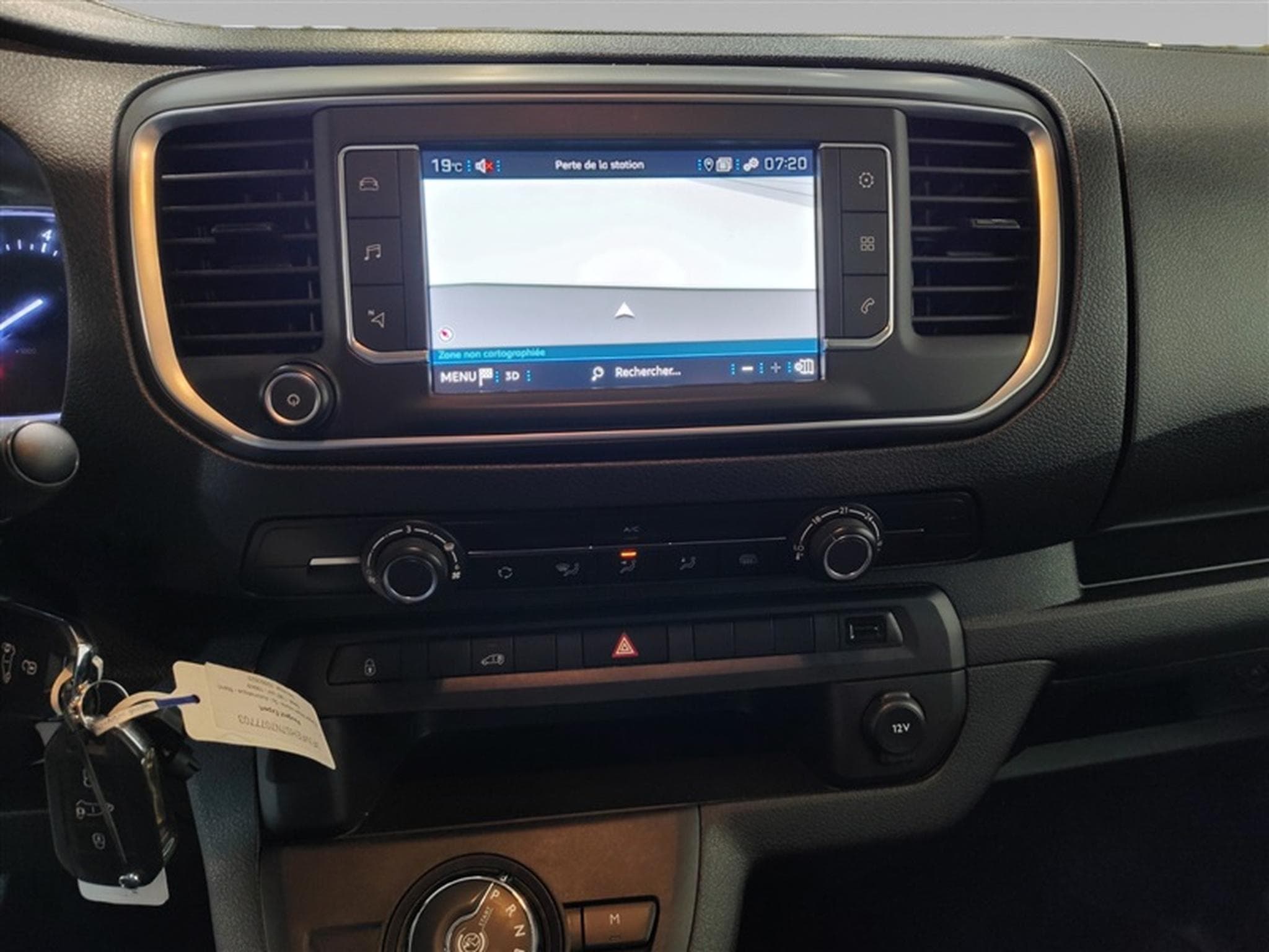 Peugeot Expert 2.0 BlueHDi EAT8 L2 NAVI CLIM / TEL / PDC AV-AR (2023) - Photo 11
