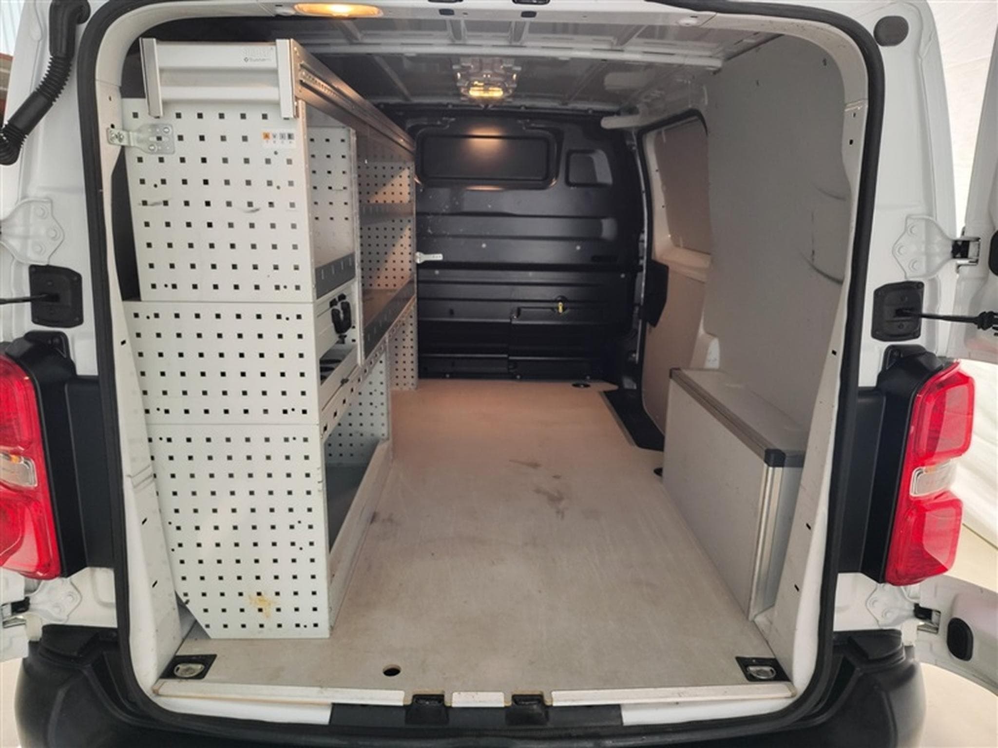 Peugeot Expert 2.0 BlueHDi EAT8 L2 NAVI CLIM / TEL / PDC AV-AR (2023) - Photo 15