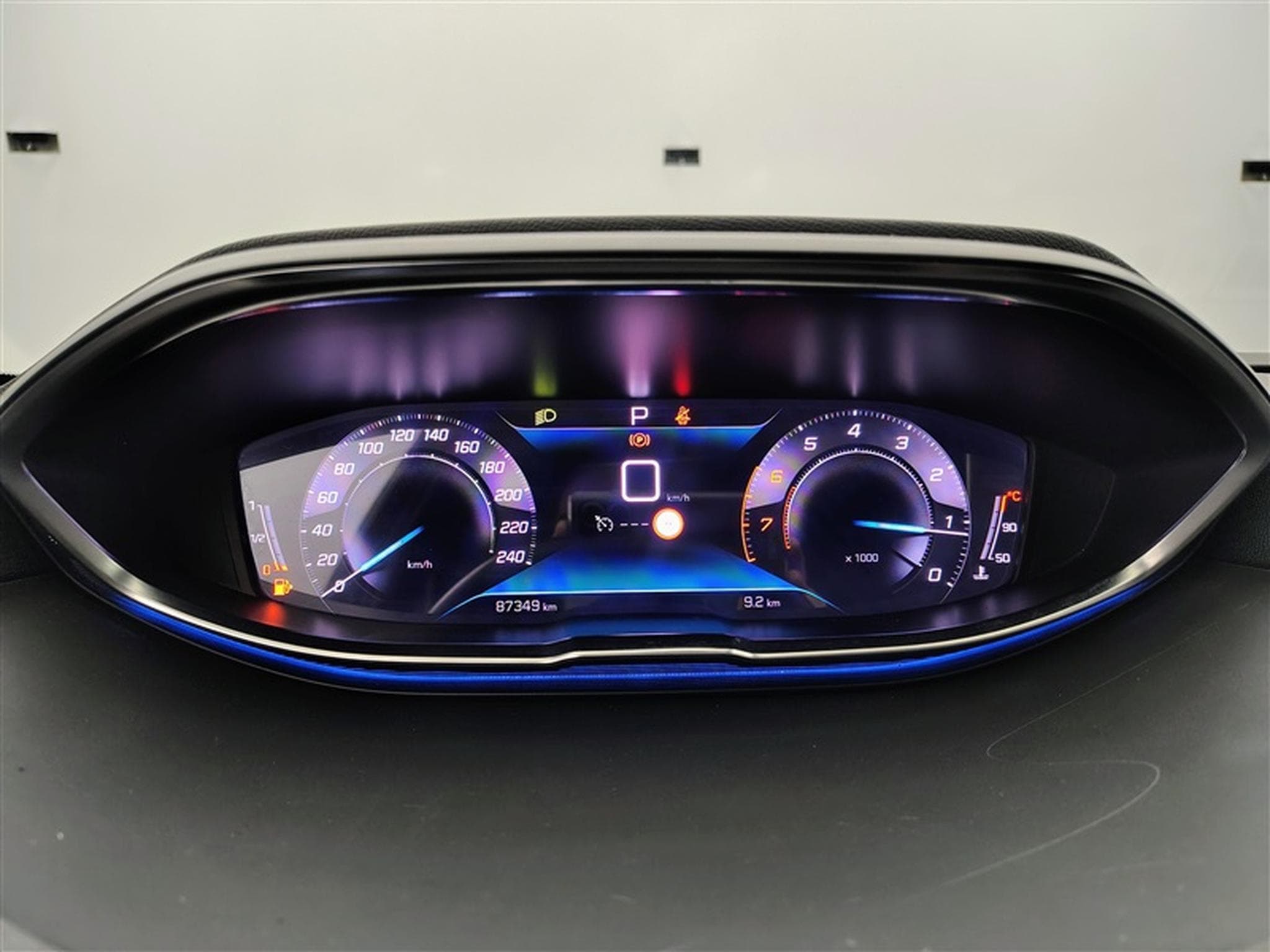 Peugeot 3008 1.2 PureTech Allure (2022) - Photo 10