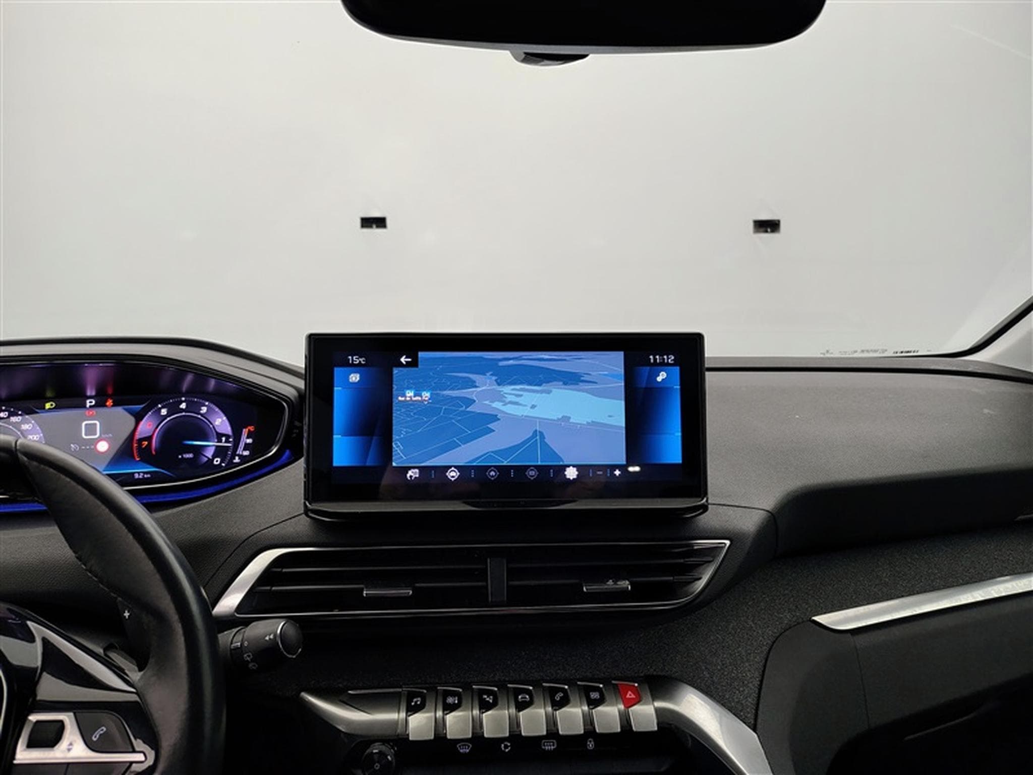 Peugeot 3008 1.2 PureTech Allure (2022) - Photo 11