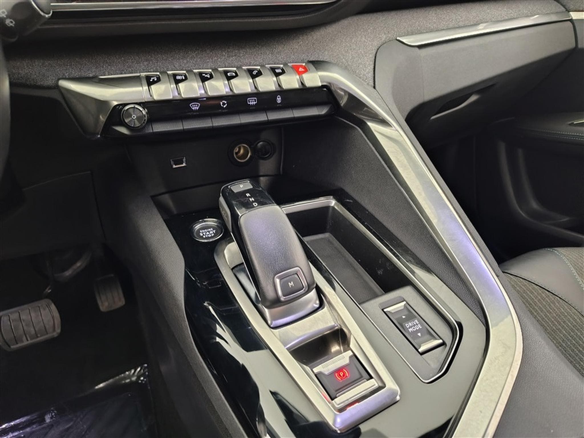 Peugeot 3008 1.2 PureTech Allure (2022) - Photo 12