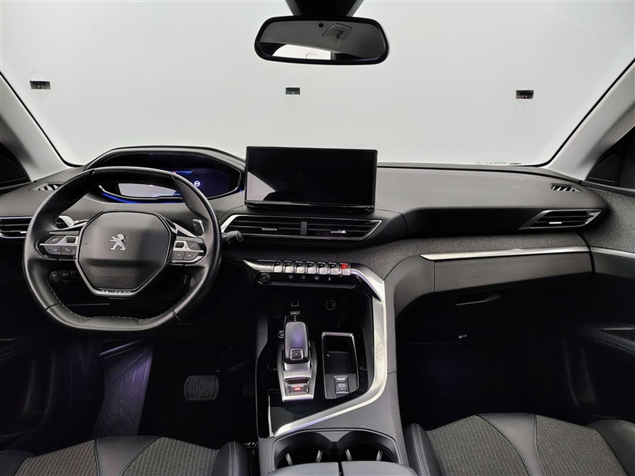 Peugeot 3008 1.2 PureTech Allure (2022) - Photo 8