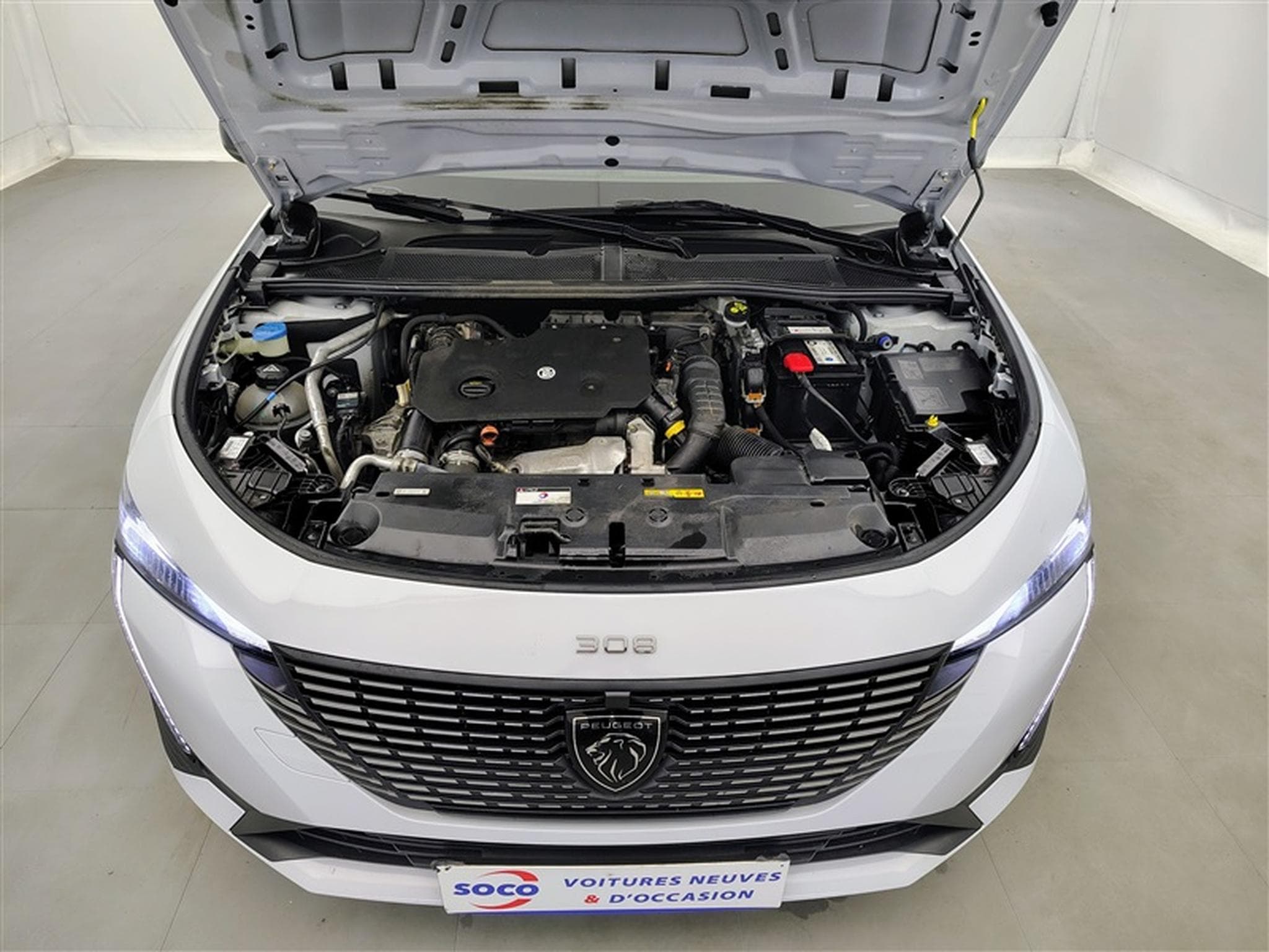 Peugeot 308 1.5 BlueHDi Allure S&S (2024) - Photo 18