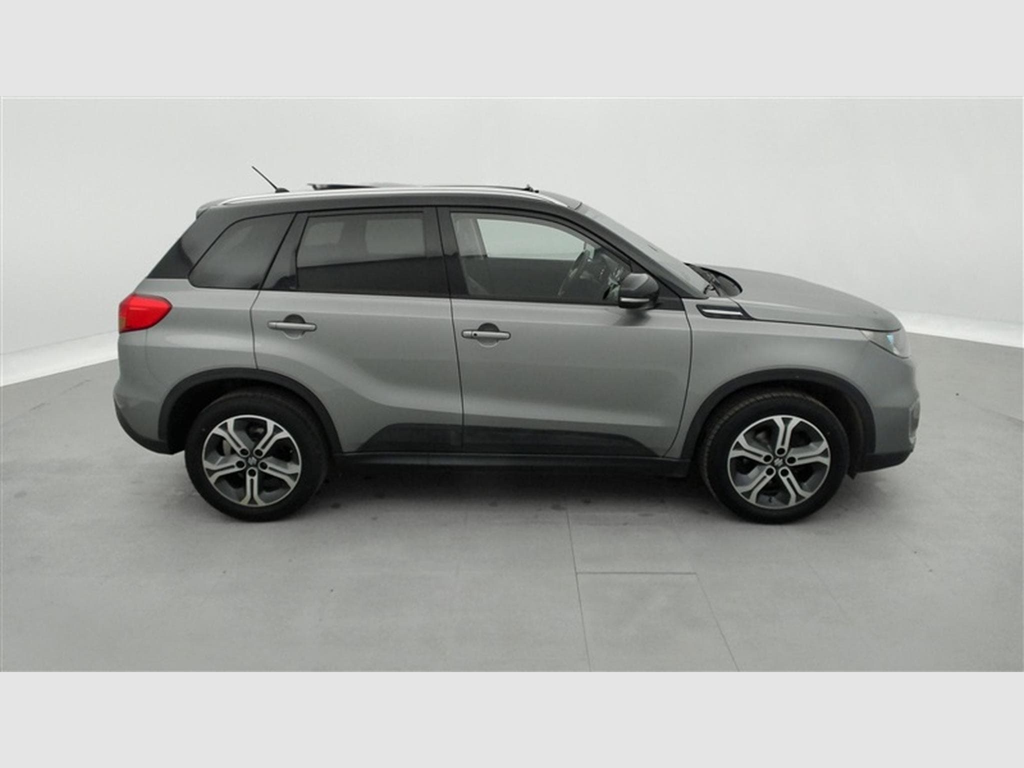 Suzuki Vitara 1.6i 4x4 GL+ (2017) - Photo 24