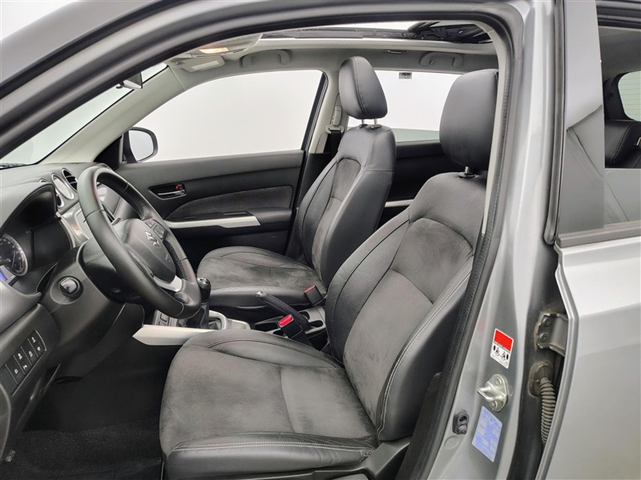 Suzuki Vitara 1.6i 4x4 GL+ (2017) - Photo 7