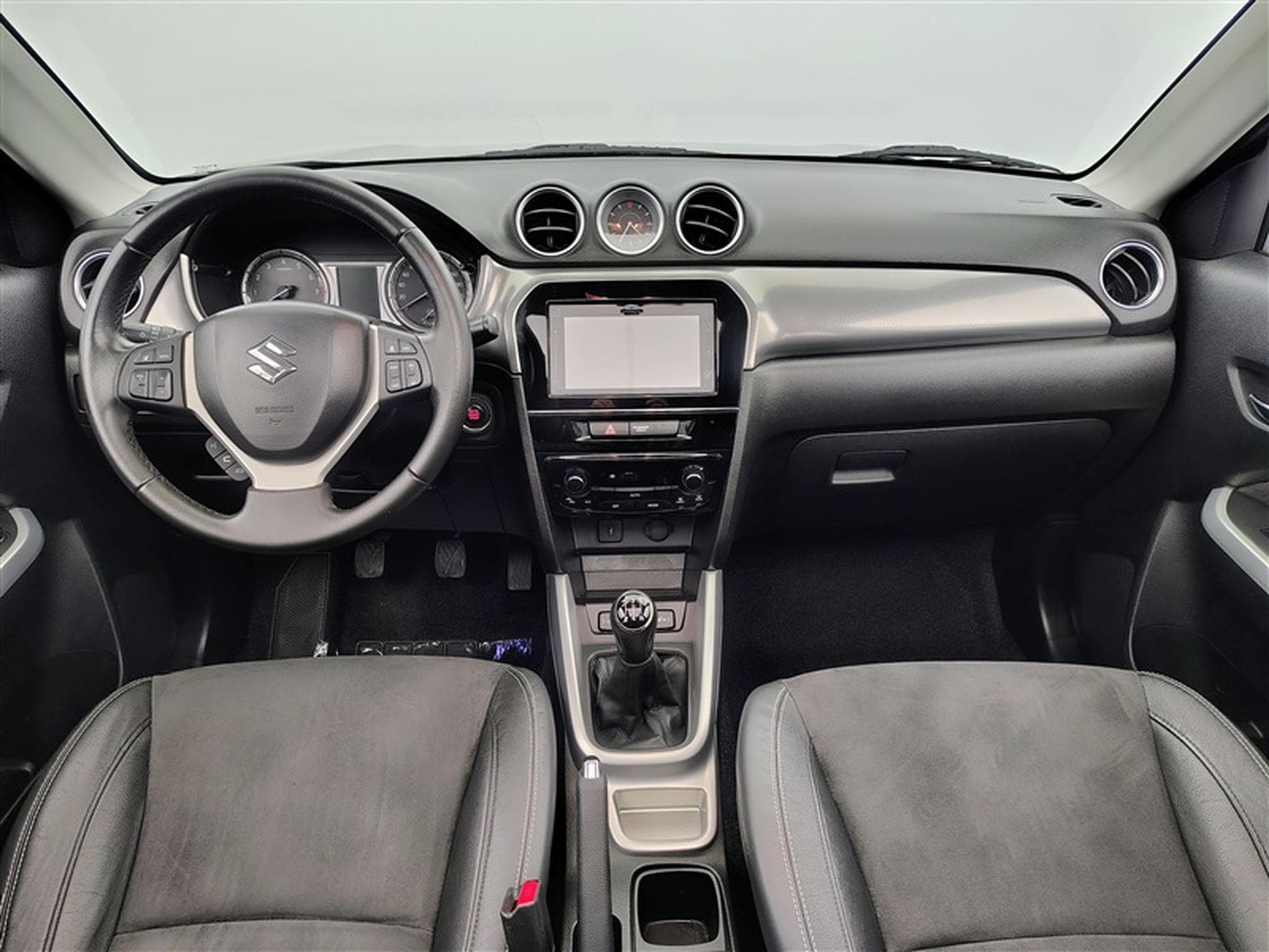 Suzuki Vitara 1.6i 4x4 GL+ (2017) - Photo 8