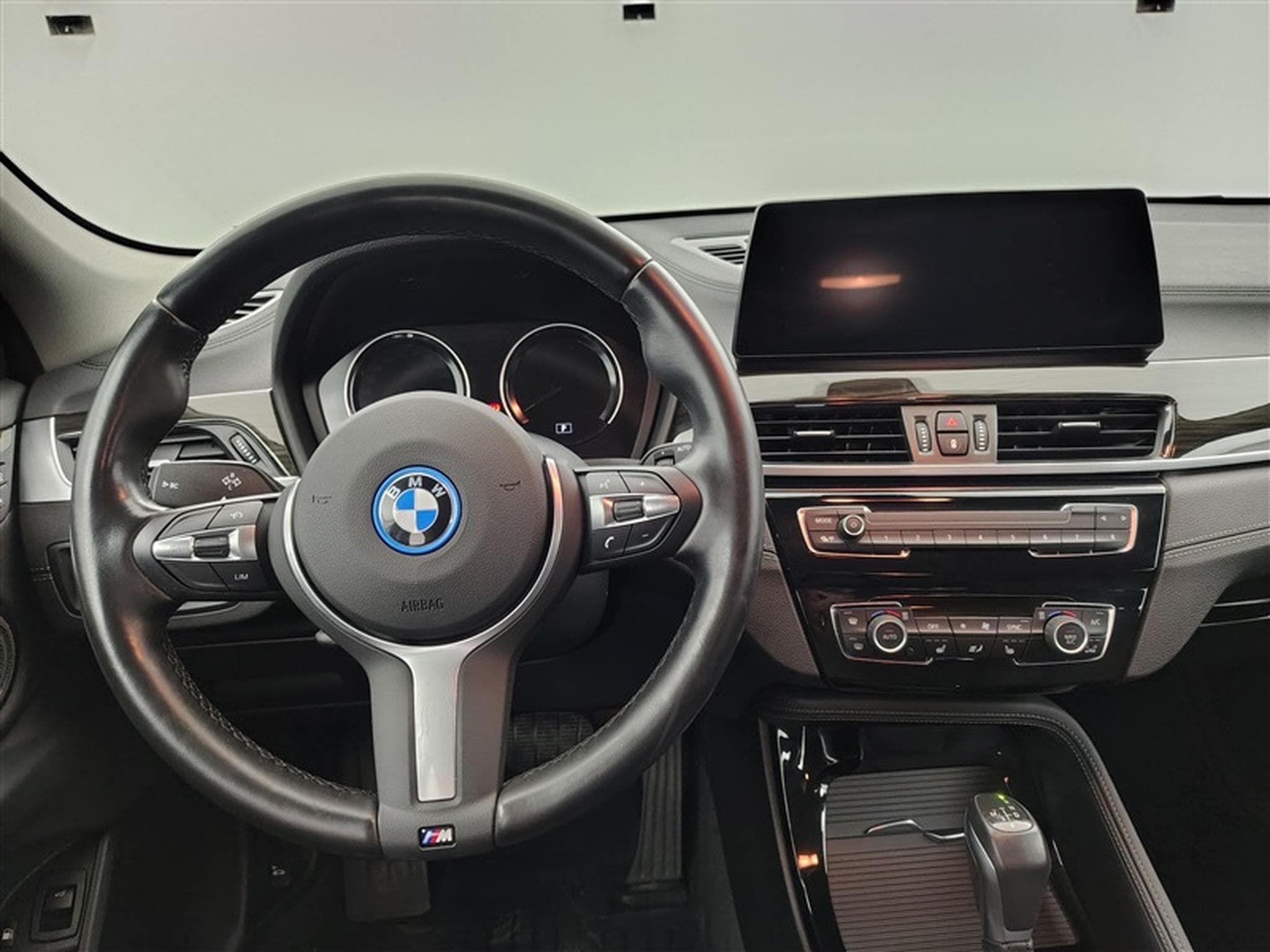 BMW X2 1.5iA xDrive25e PHEV NAVI / CUIR / FULL LED (2022) - Photo 9