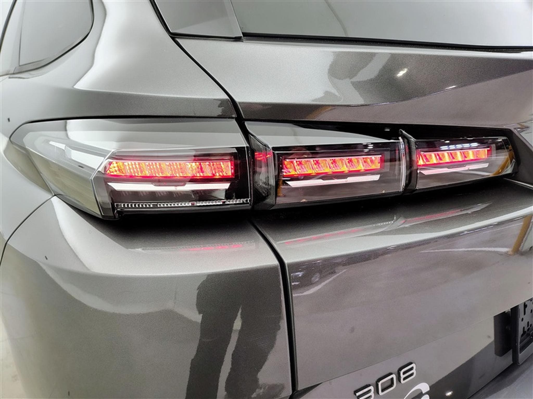 Peugeot 308 1.5 BlueHDi Active Pack EAT8 NAVI / FULL LED / CLIM (2023) - Photo 16