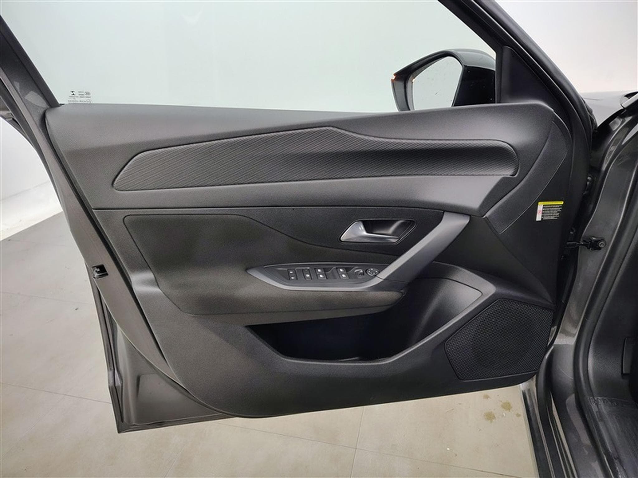 Peugeot 308 1.5 BlueHDi Active Pack EAT8 NAVI / FULL LED / CLIM (2023) - Photo 17
