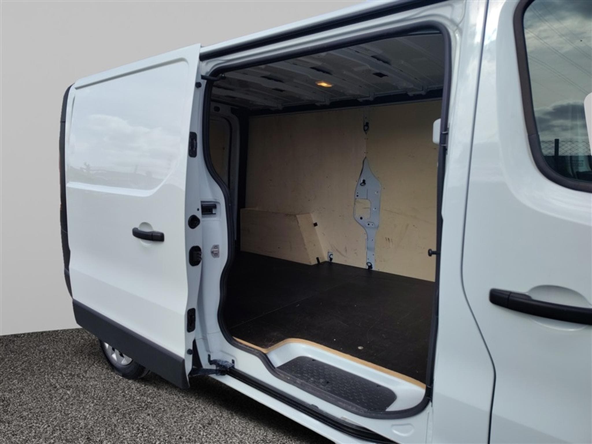 Nissan Primastar 2.0 dCi 30 L2H1 FULL LED / CLIM (2024) - Photo 13