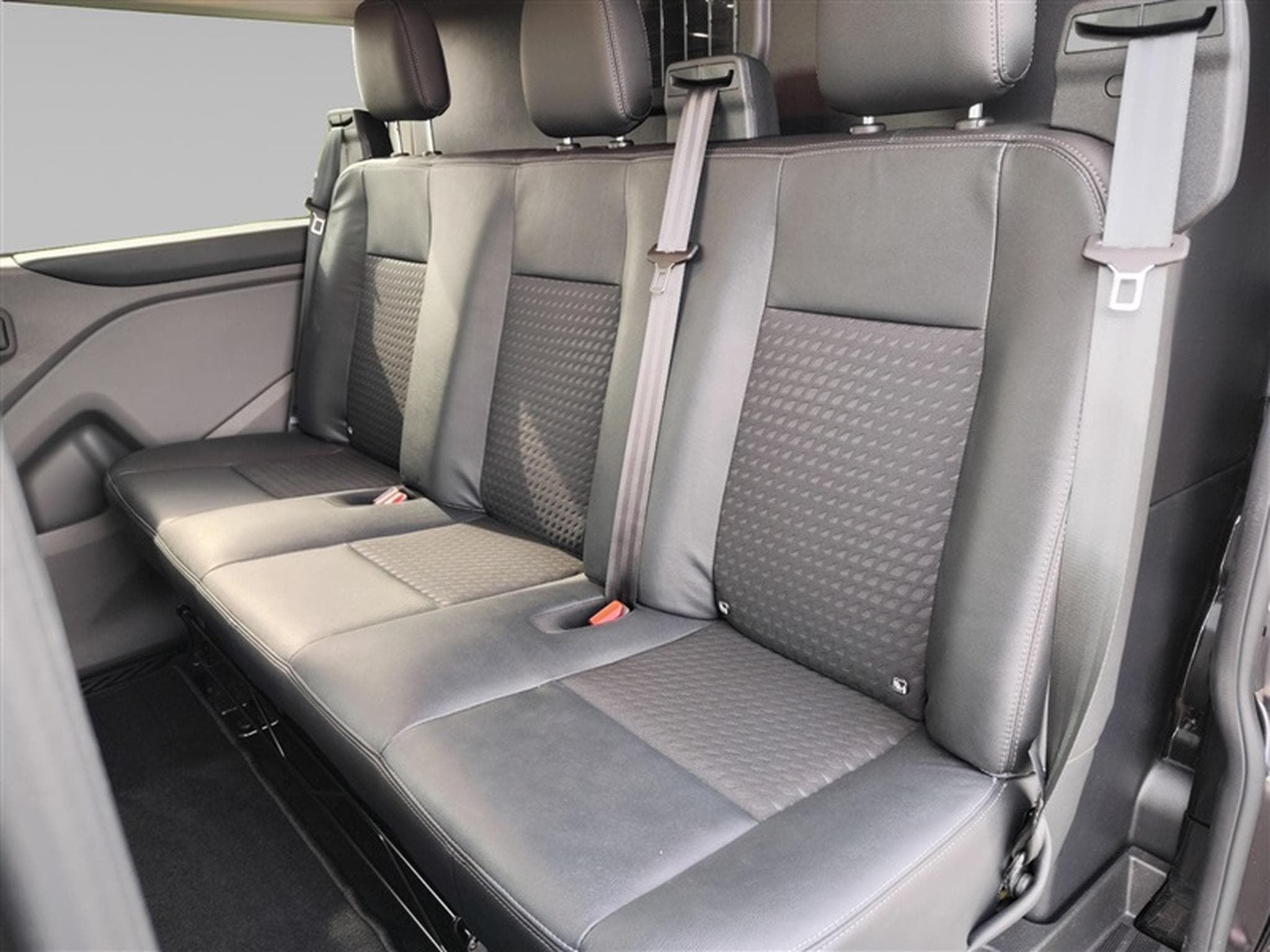 Ford Transit 2.0 TDCi L1H1 Sport Multi S/S (EU6.2) (2022) - Photo 14