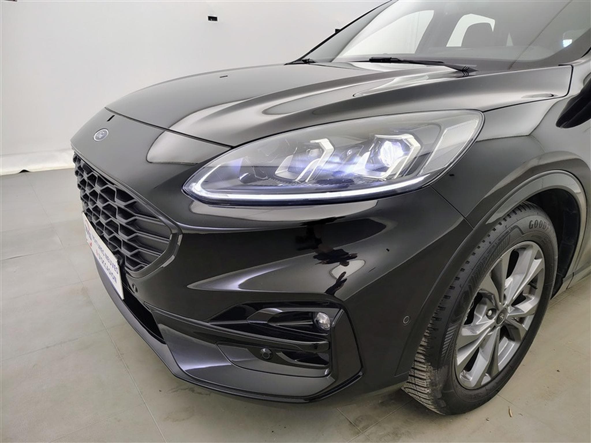 Ford Kuga 2.0 TDCi 120cv PowerShift ST-Line NAVI / FULL LED / CAMERA (2023) - Photo 15