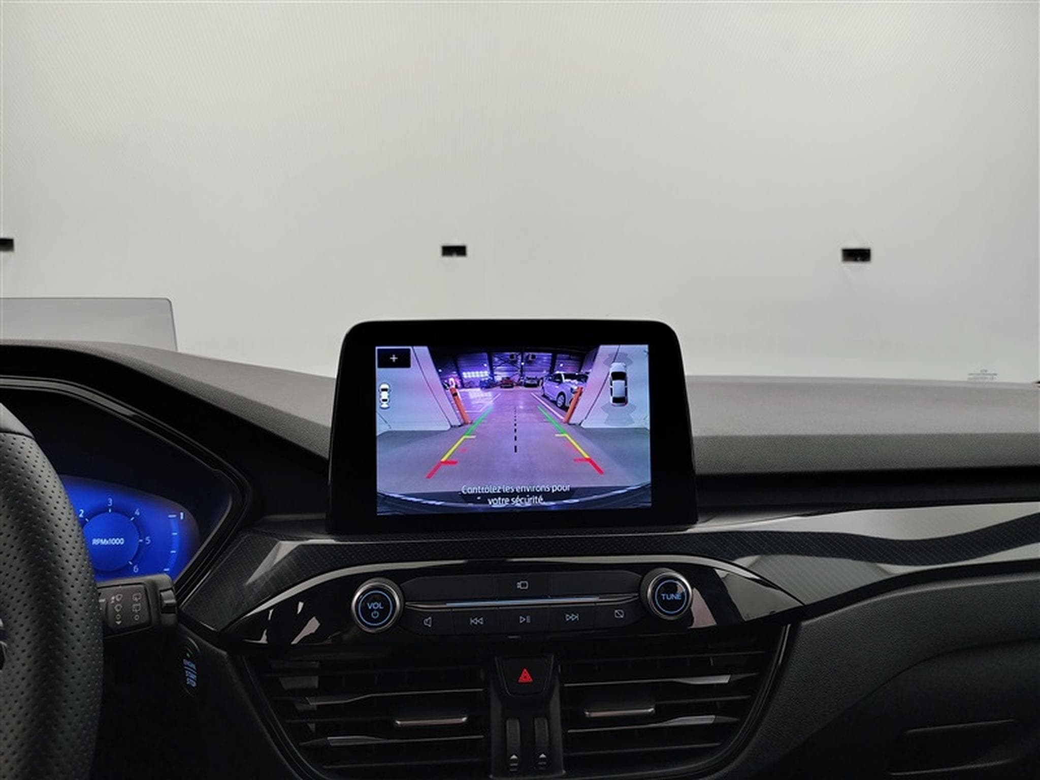 Ford Kuga 2.0 TDCi 120cv PowerShift ST-Line NAVI / FULL LED / CAMERA (2023) - Photo 17