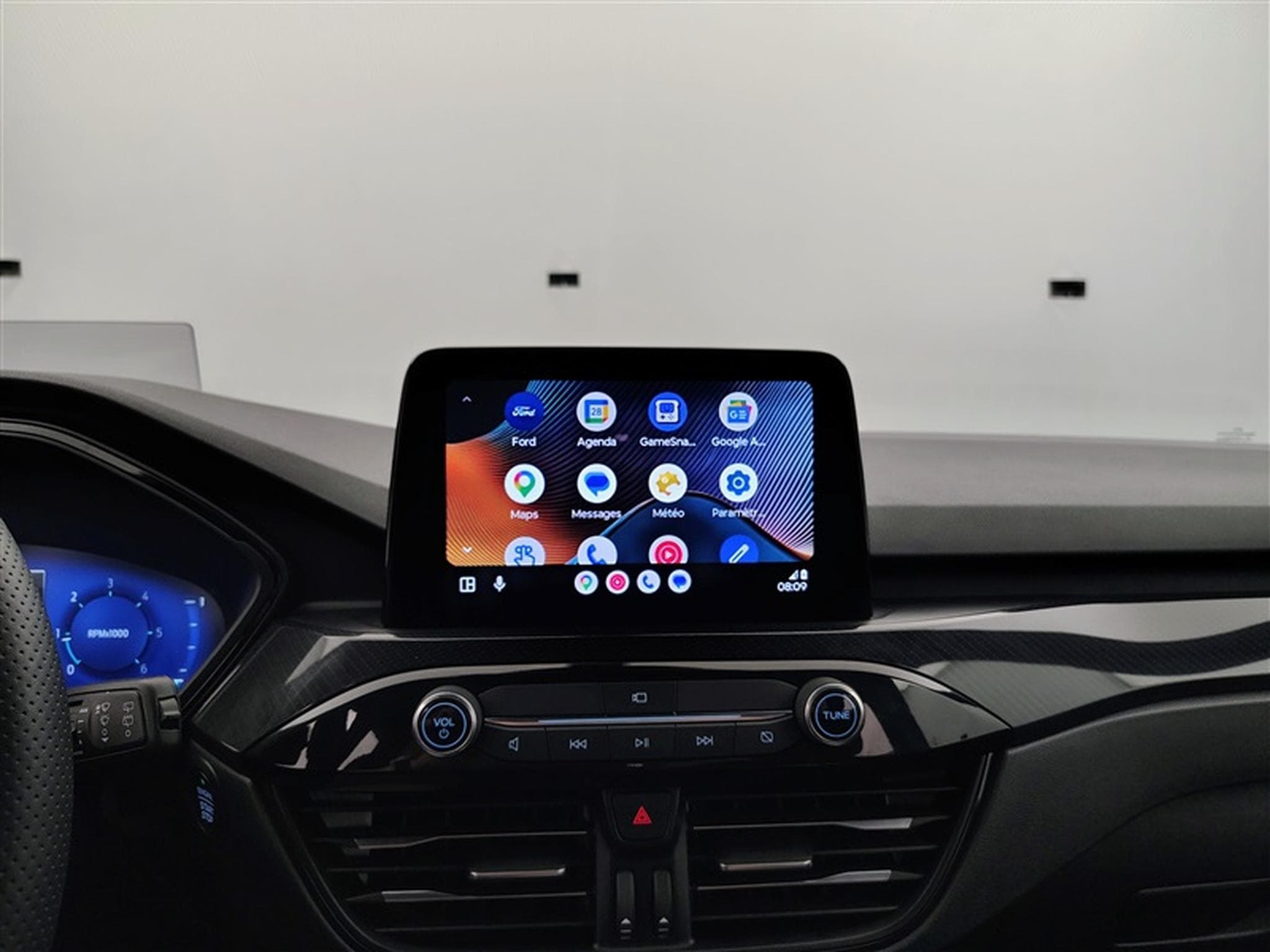 Ford Kuga 2.0 TDCi 120cv PowerShift ST-Line NAVI / FULL LED / CAMERA (2023) - Photo 20