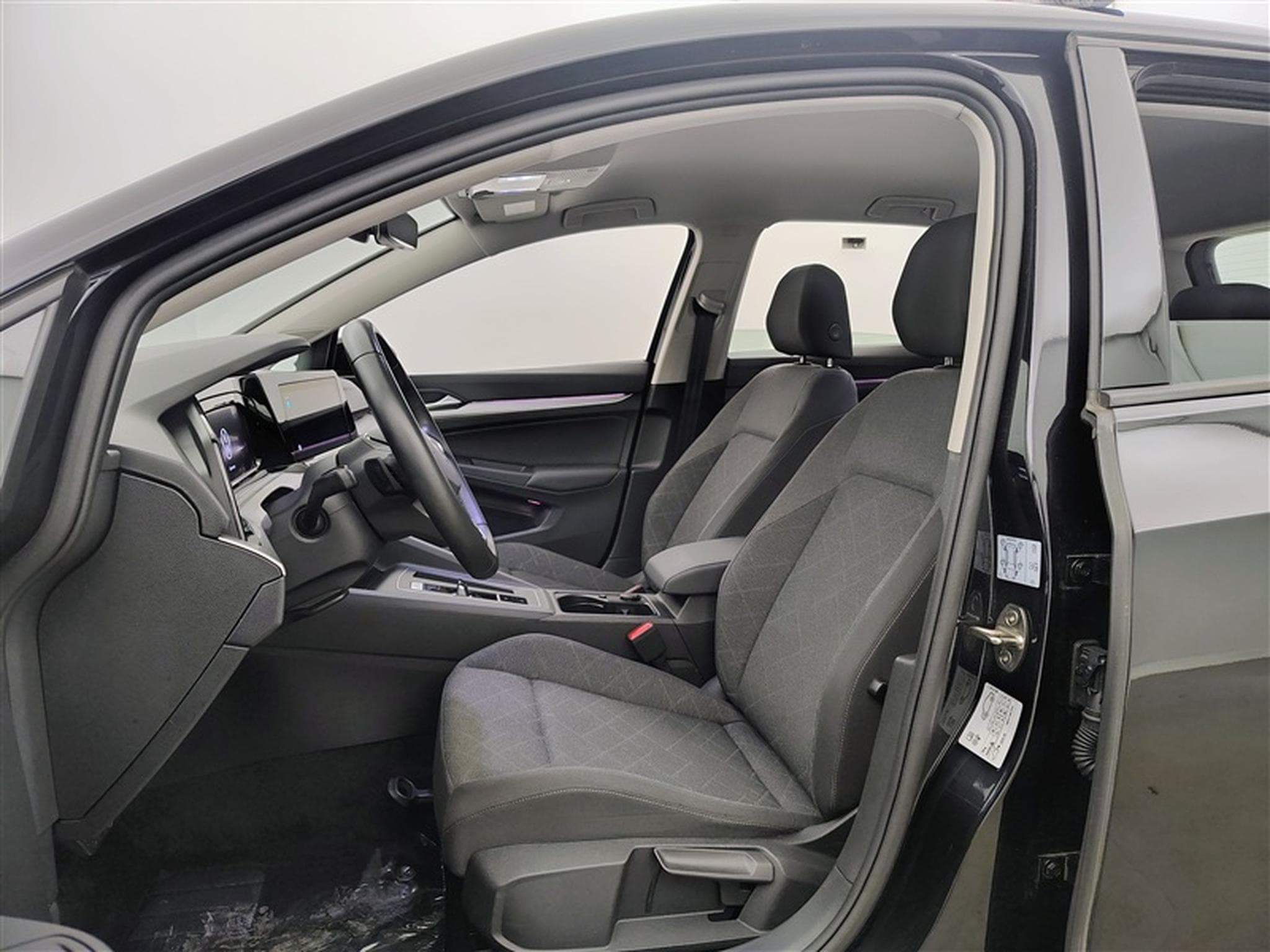 VW Golf 1.0 eTSI Life Business DSG/NAVI/FULL LED/JA16/PDC (2024) - Photo 7