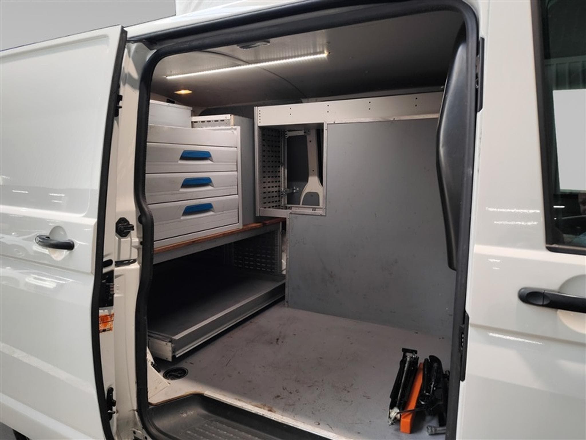 VW T6.1 2.0 TDi SCR 3PL/CUIR/CARPLAY/PDC/AMENAG INT (2020) - Photo 13