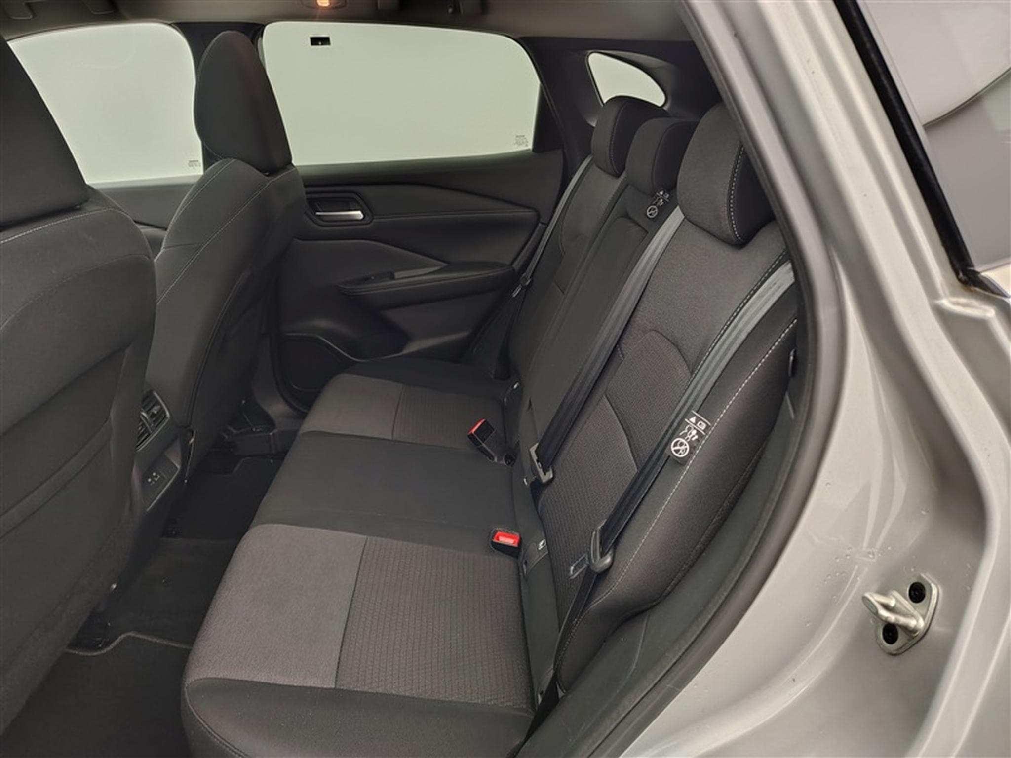 Nissan Qashqai 1.3 DIG-T MHEV N-Connecta NAVI / CLIM / FULL LED (2023) - Foto 13