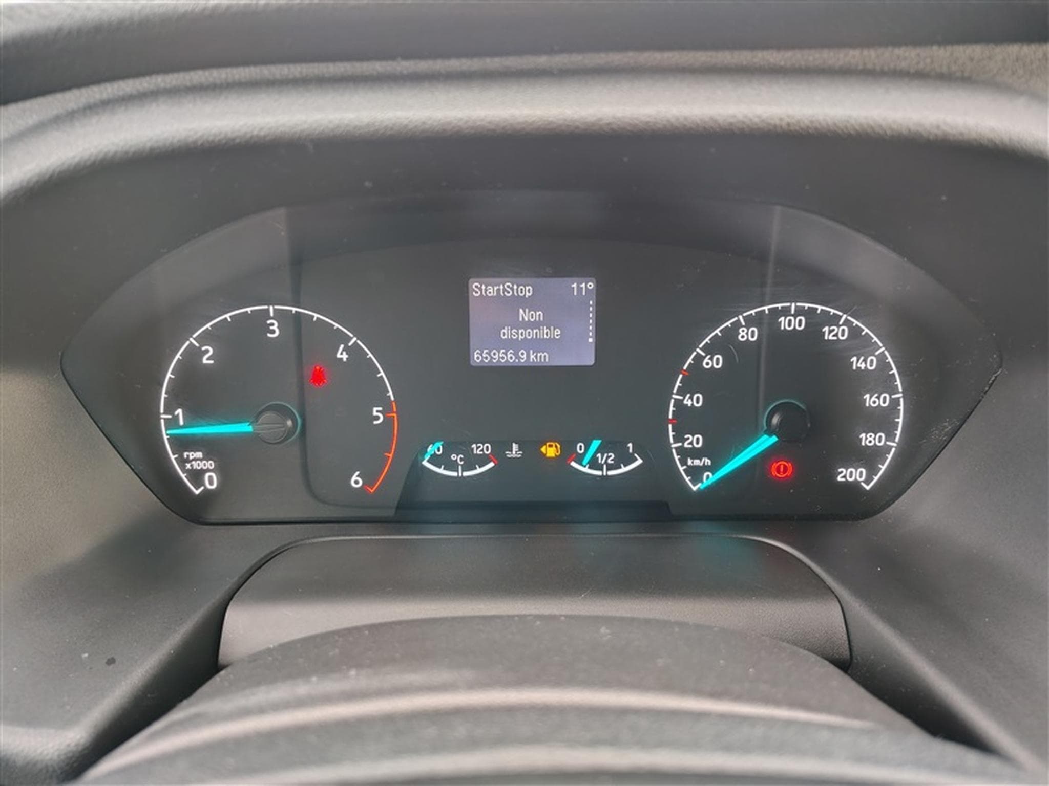 Ford Transit 2.0 TDCi L1H2 CLIM / TEL (2019) - Foto 10