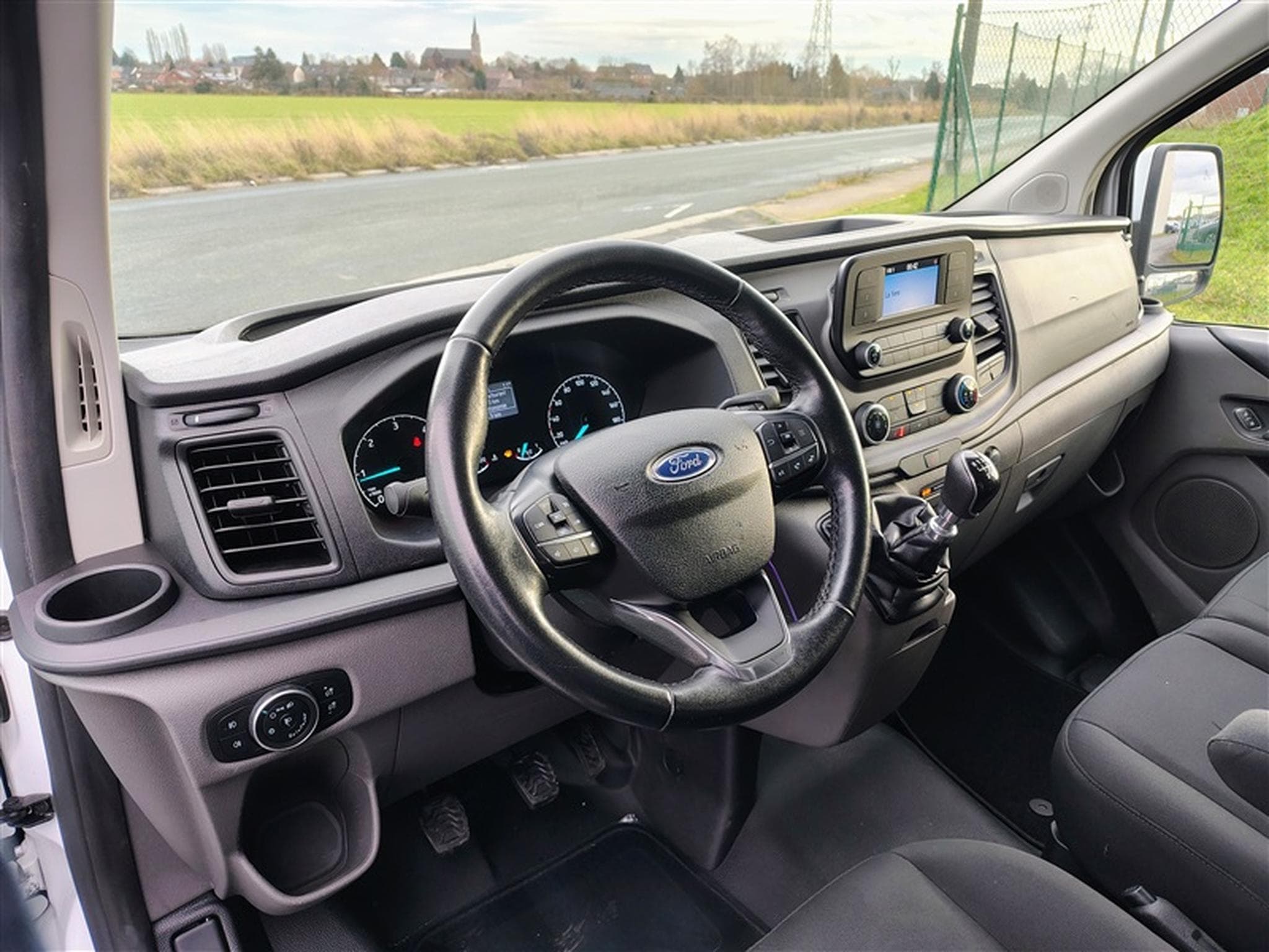 Ford Transit 2.0 TDCi L1H2 CLIM / TEL (2019) - Foto 8