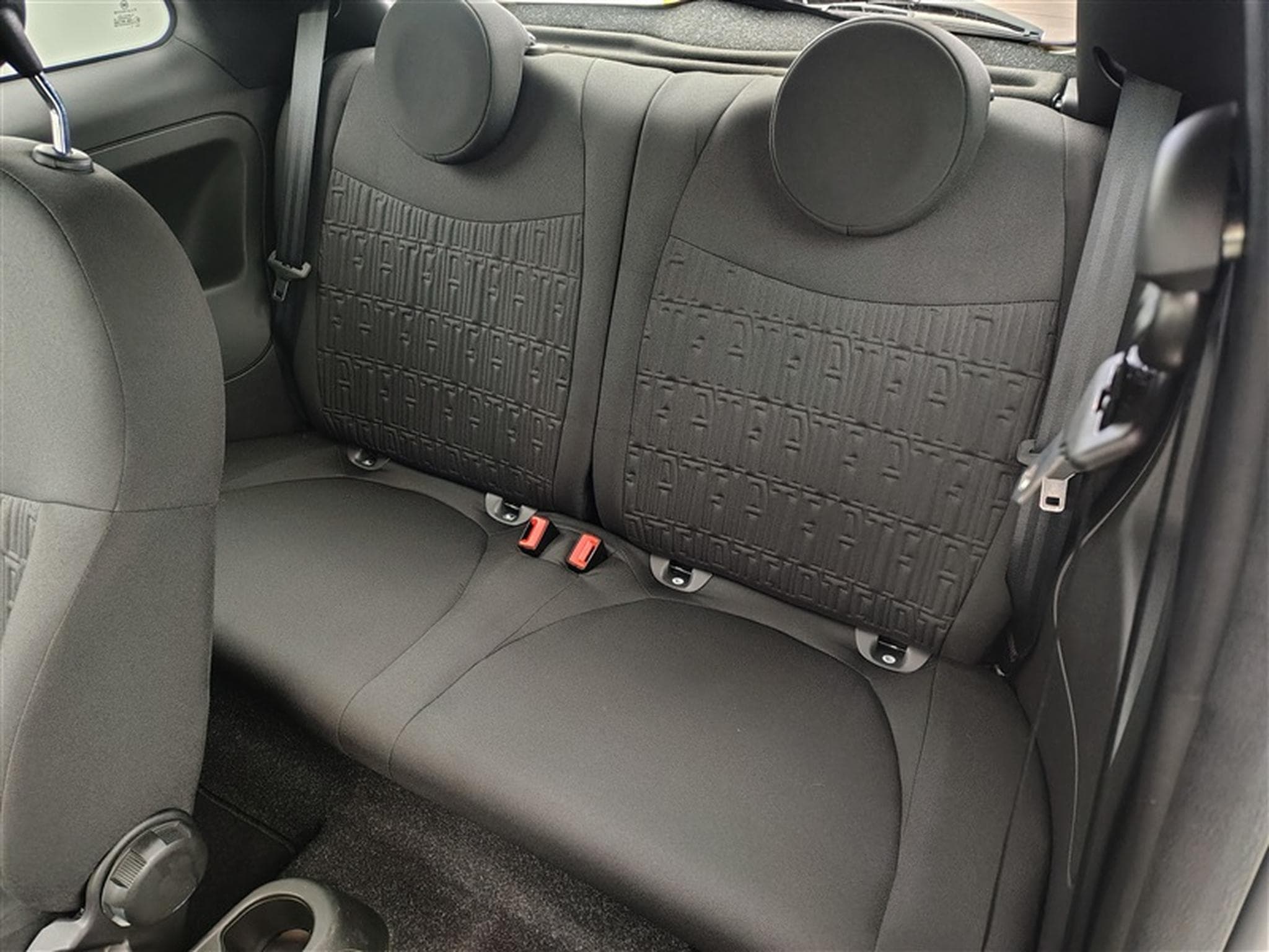 Fiat 500 1.0i MHEV Dolcevita (2024) - Foto 13