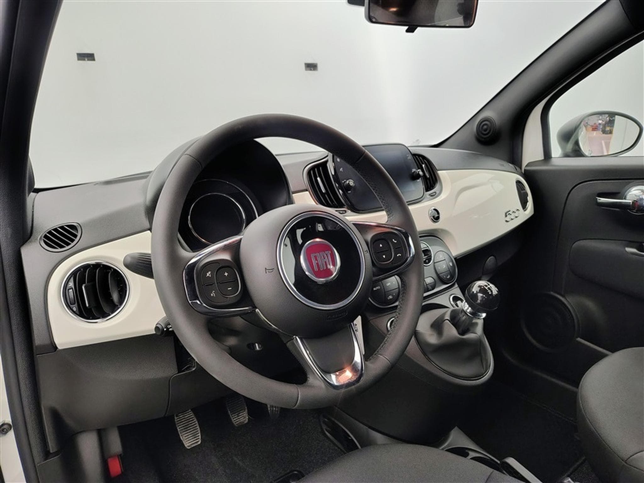 Fiat 500 1.0i MHEV Dolcevita (2024) - Foto 8