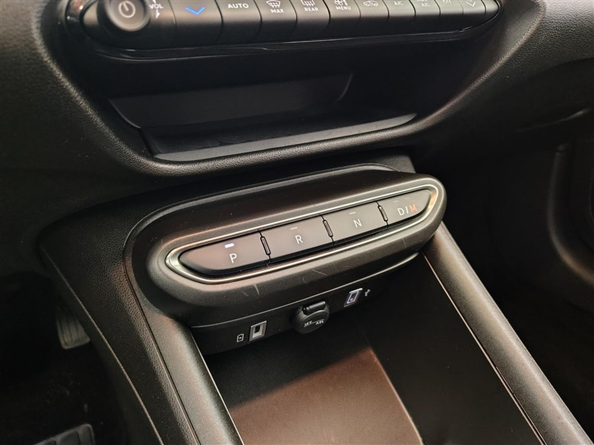 Fiat 600 1.2 Hybrid DCT Pop CARPLAY / FULL LED / KEYLESS / CAMERA (2024) - Photo 12